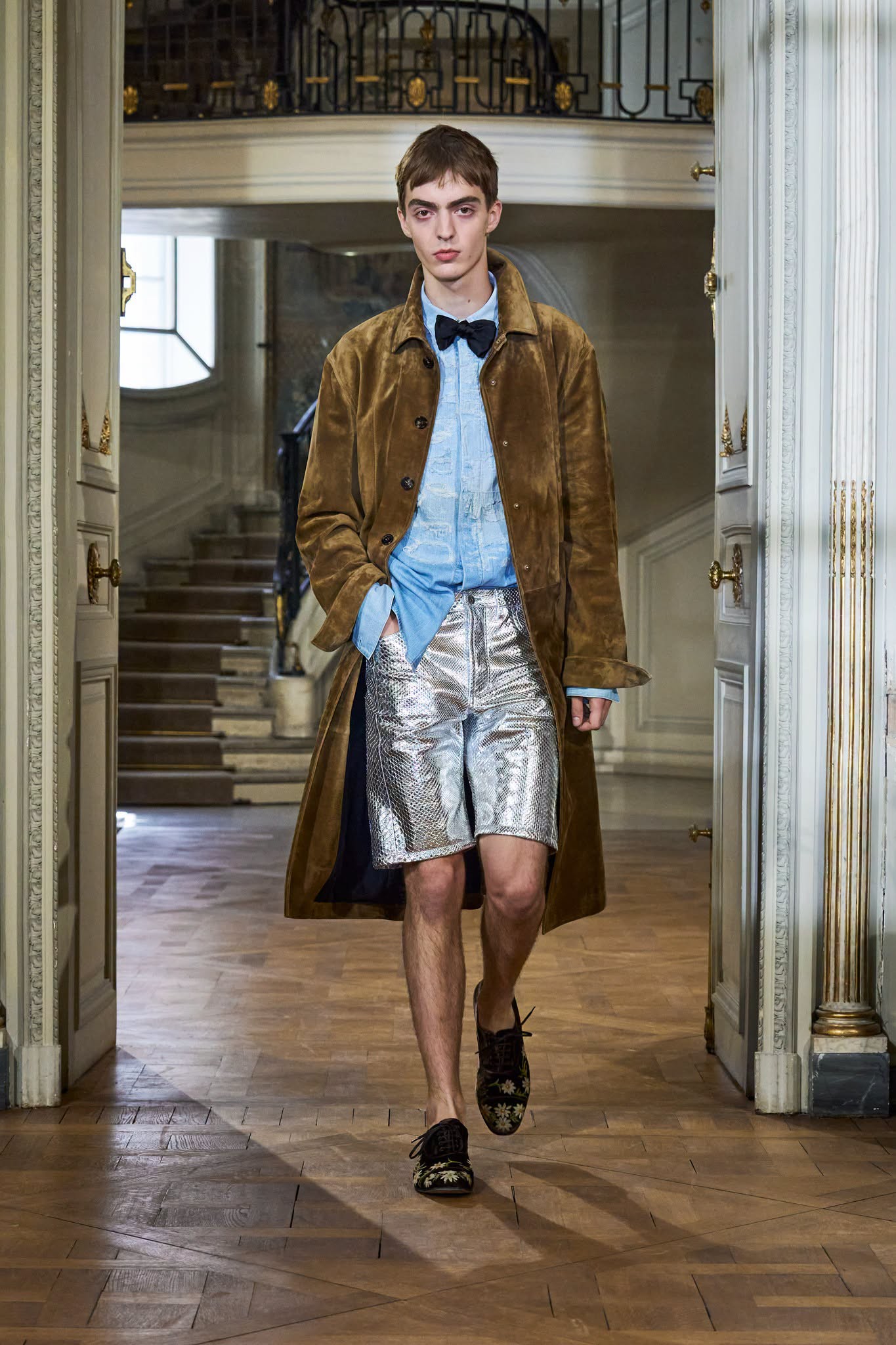 Hinh anh Dior Men's Spring/Summer 2027: Cuộc nổi loạn trong khuôn phép của những quý ông thế hệ mới   30