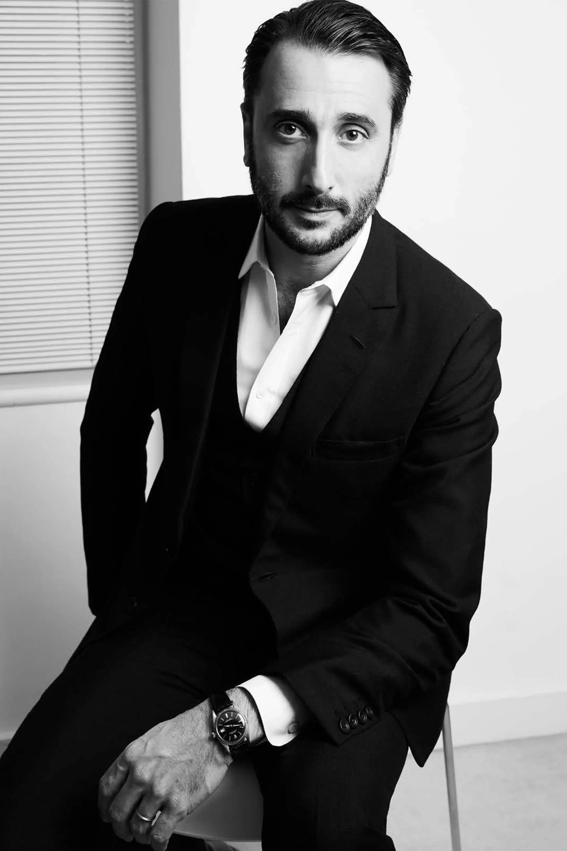 Hinh anh CEO Emmanuel Gintzburger rời Versace  2
