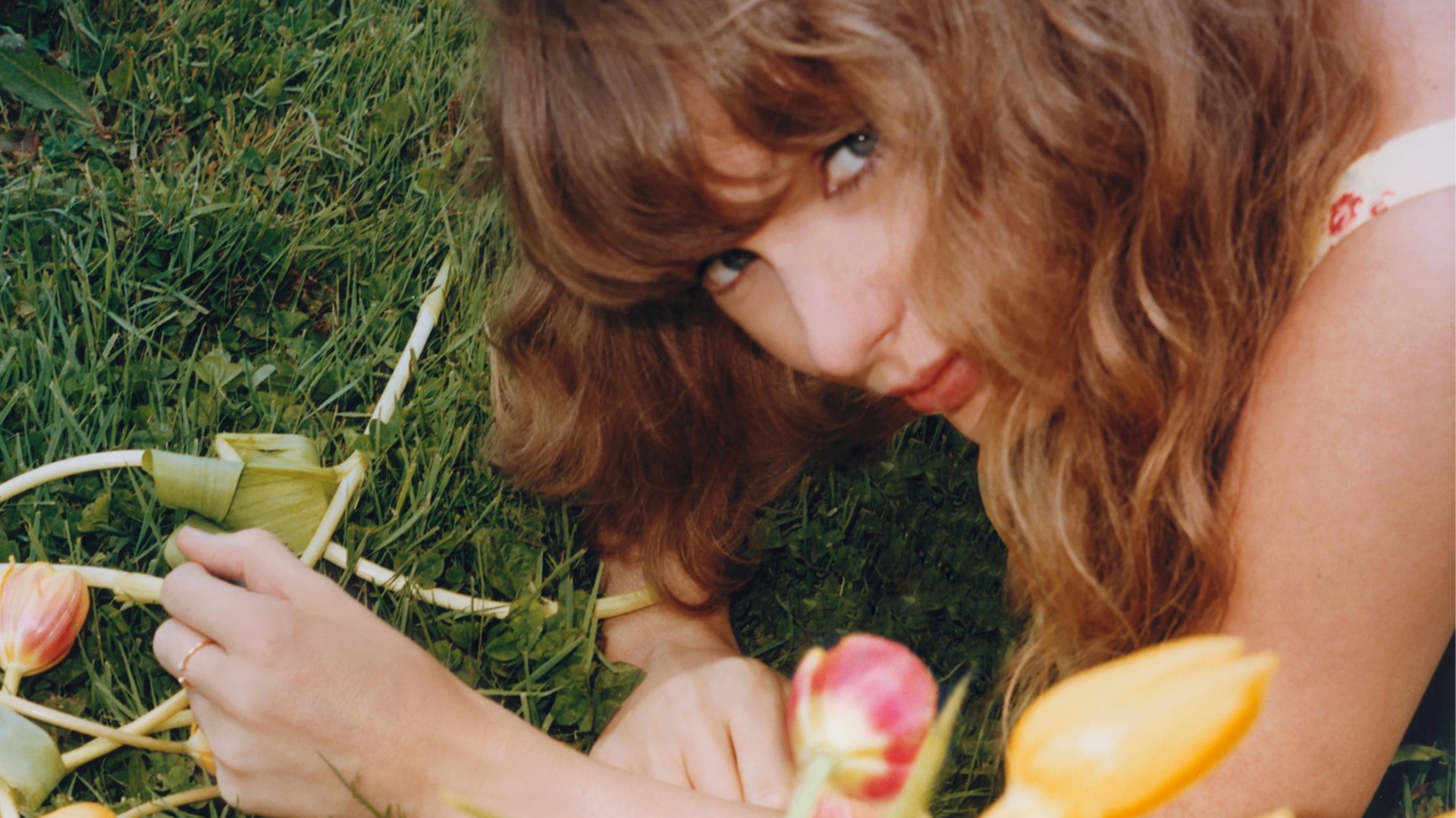 Taylor Swift trở lại với nhạc đồng quê: Chinh phục Oscar với đàn guitar?