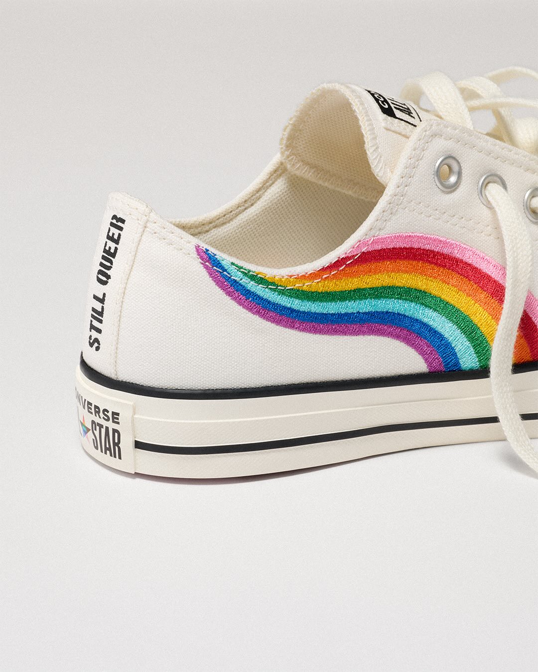 Hinh anh Vượt khỏi sắc cầu vồng, 5 bộ sưu tập Pride viết lại công thức tháng Tự hào 29