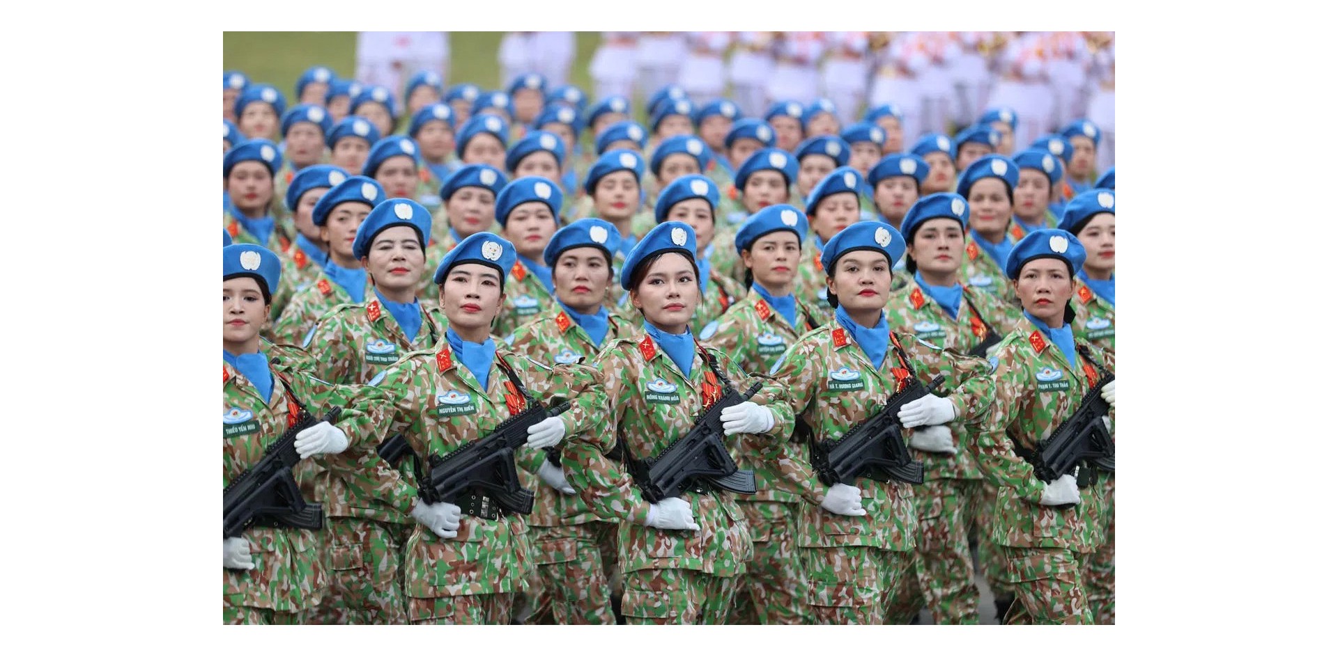 Hinh anh Những “bông hồng thép” thời bình 4