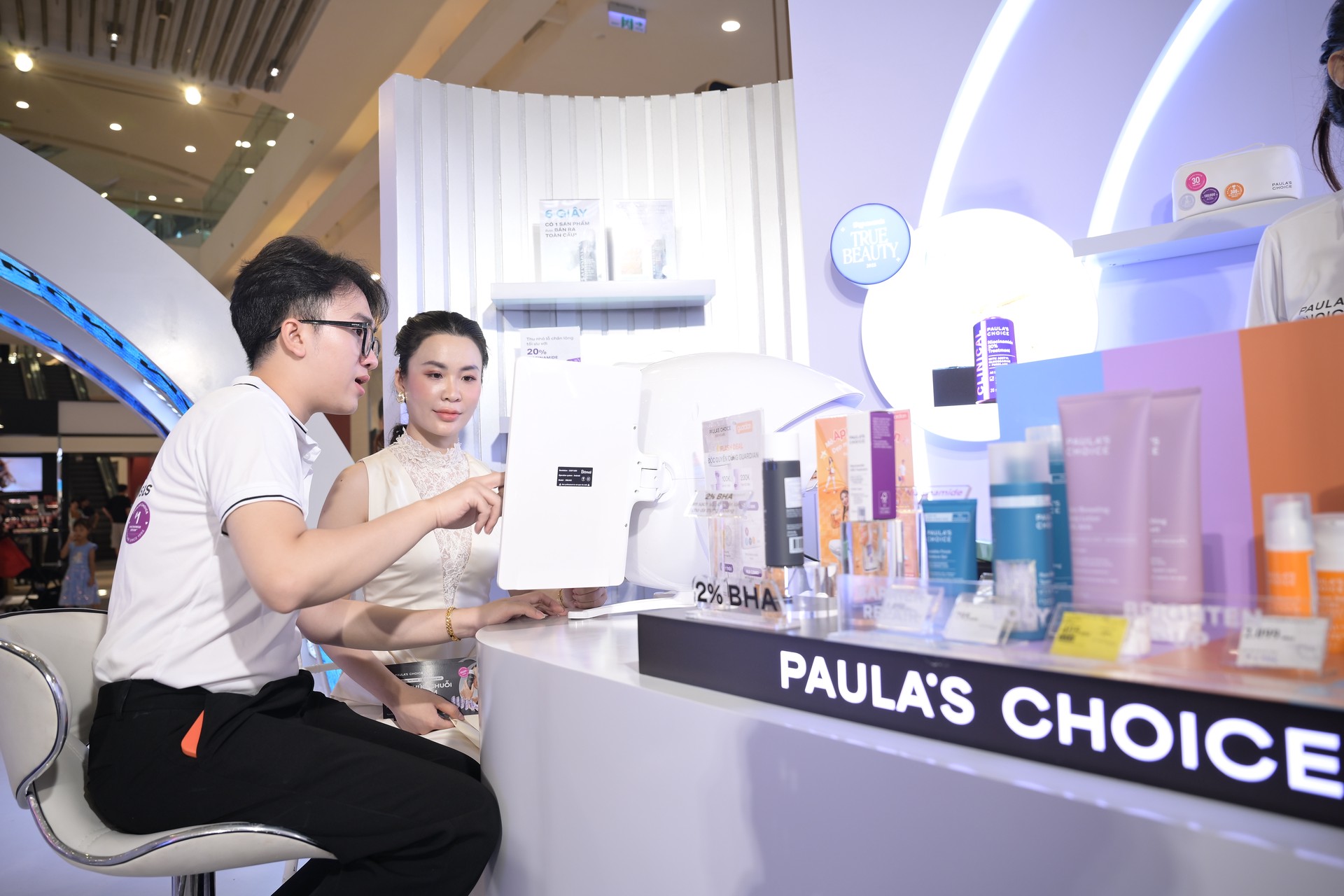 Hinh anh Paula's Choice đưa khoa học chăm sóc da đến gần hơn qua trải nghiệm “Kết thúc chuỗi mụn - thâm 10