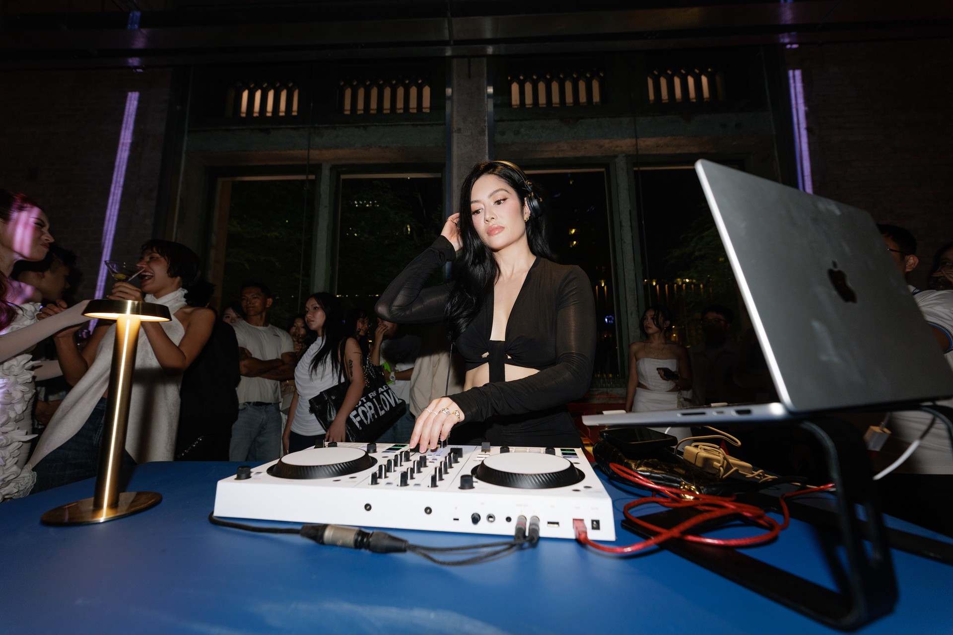 Hinh anh Marie Claire Fashion Night Out 2026: Thời trang, âm nhạc và ẩm thực 42