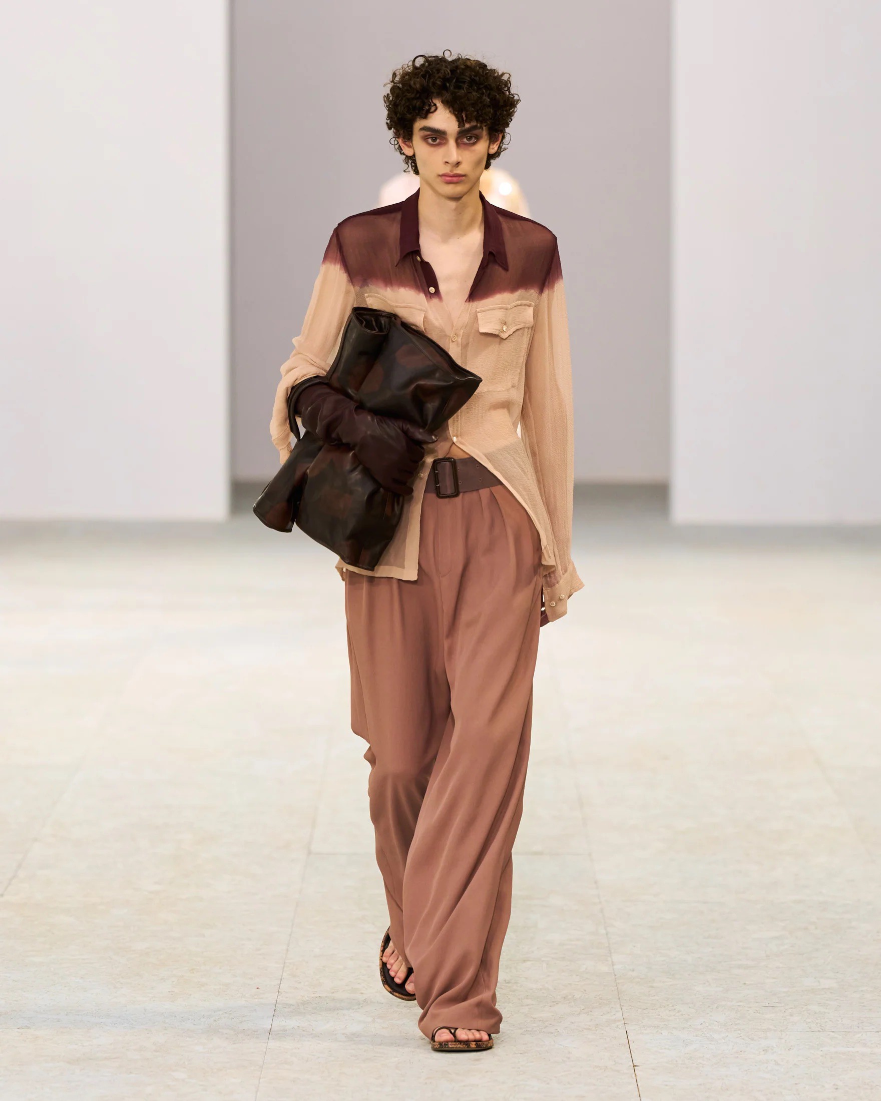 Hinh anh Paris Men's Fashion Week SS27: Thử thách từ thời tiết và những cột mốc chuyển giao 48