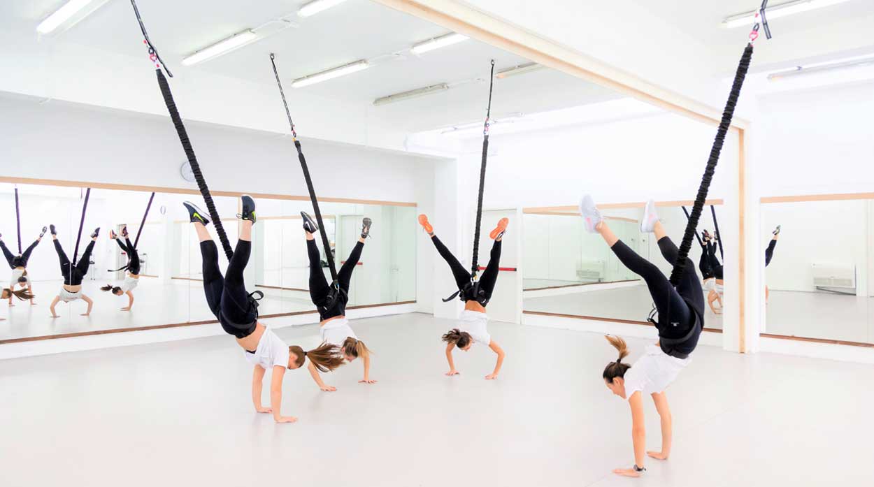 Hinh anh Múa lụa, Bungee, Yoga: Bộ ba “vũ điệu trên dây” chinh phục giới yêu vận động 4