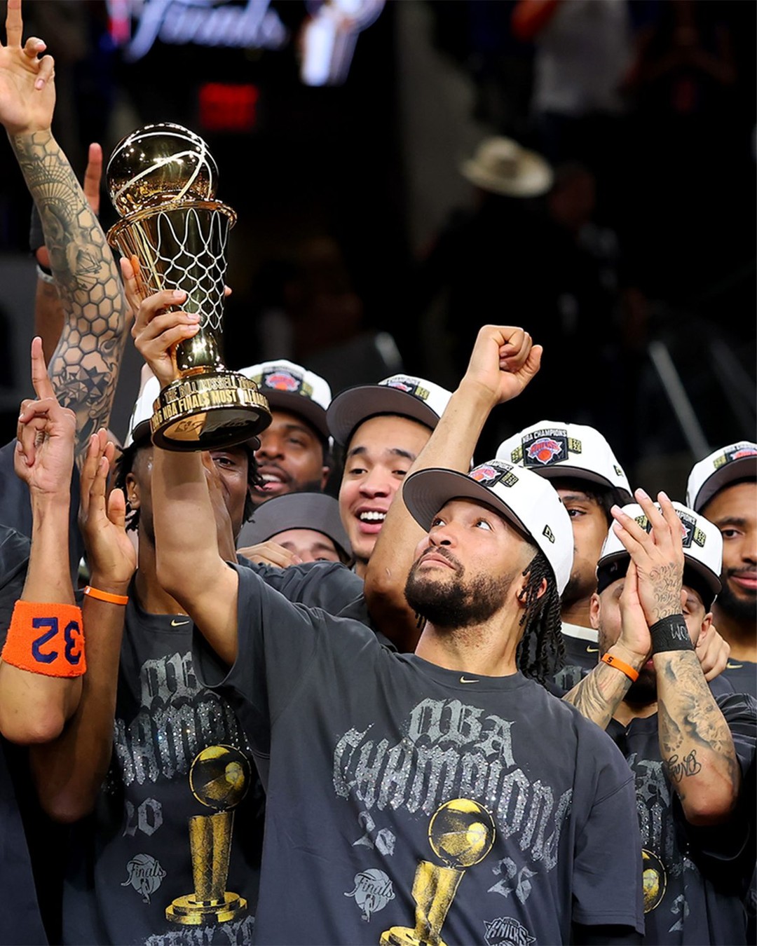 Hinh anh Tiffany & Co. và chiếc cúp Larry O’Brien trong khoảnh khắc lịch sử của New York Knicks  1