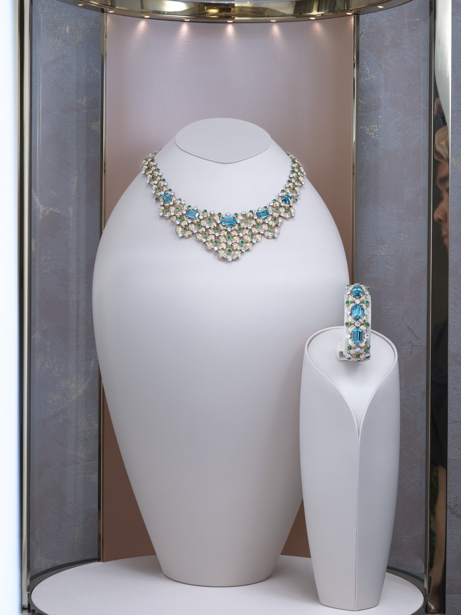 Hinh anh Sắc xanh Tiffany & Co. tỏa sáng giữa lòng Singapore 3