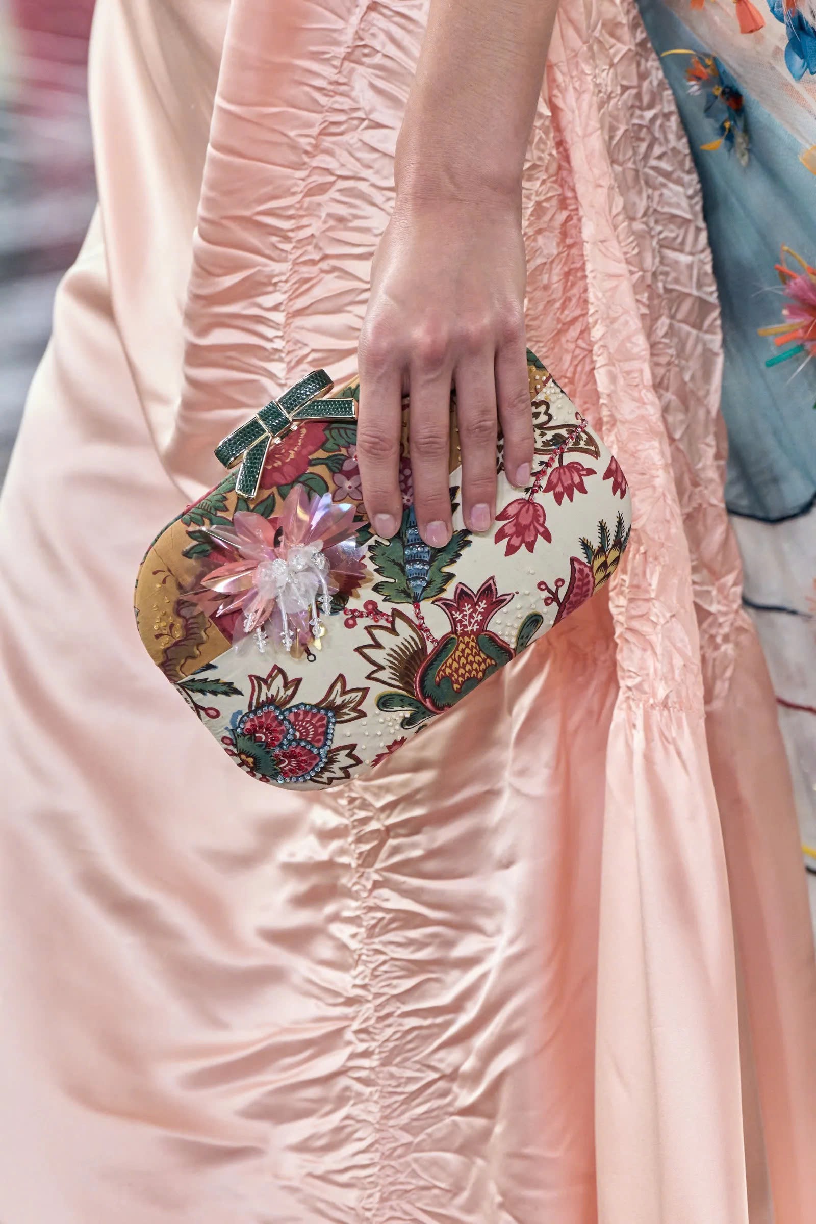 Hinh anh Dior Haute Couture FW26: Ngôn ngữ điêu khắc dưới bóng cây dương xỉ  24