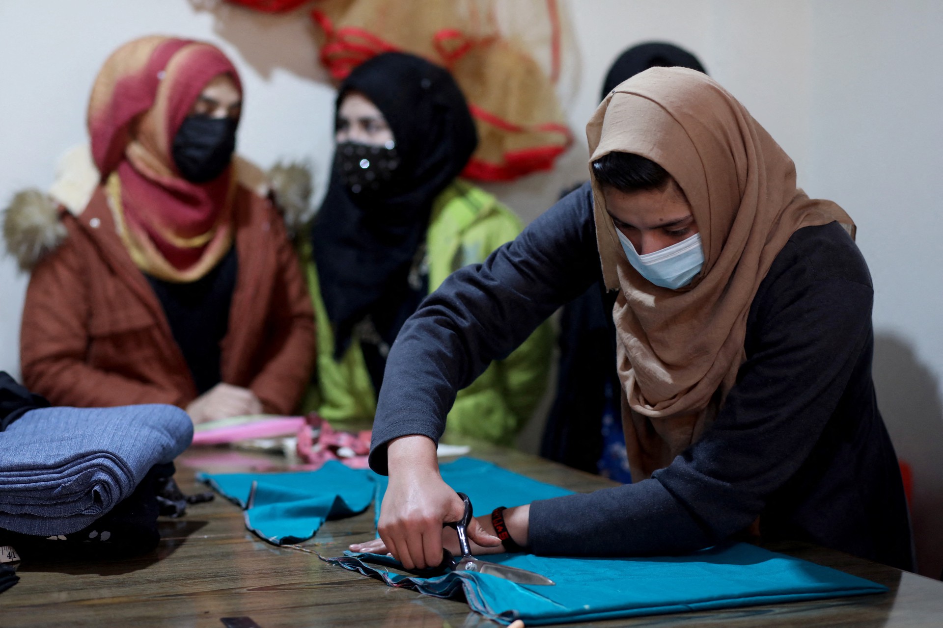 Hinh anh Nền kinh tế sau những cánh cửa khép kín của phụ nữ Afghanistan 4