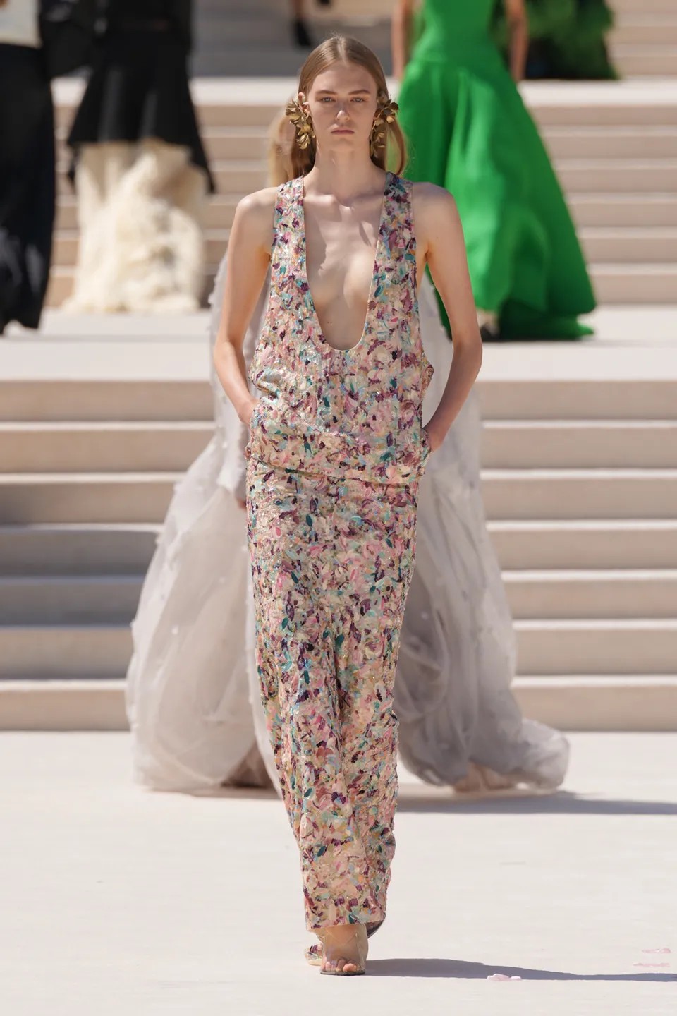 Hinh anh Balenciaga Haute Couture FW26: “Tân vương” dệt mộng vải vóc từ hình khối 11