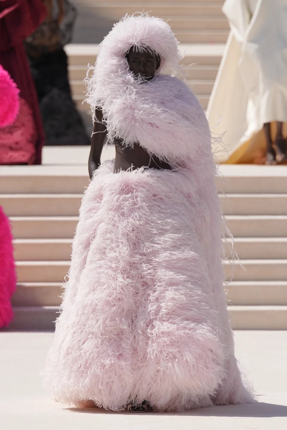 Hinh anh Balenciaga Haute Couture FW26: “Tân vương” dệt mộng vải vóc từ hình khối 12