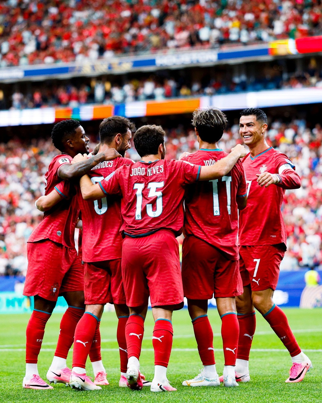Hinh anh 14 dấu ấn Nike Mercurial viết nên sự nghiệp của Cristiano Ronaldo 41