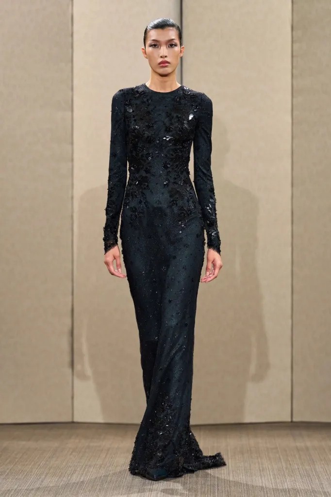 Hinh anh Giorgio Armani Privé FW26: Nghệ thuật của những đường cắt may thanh lịch 2