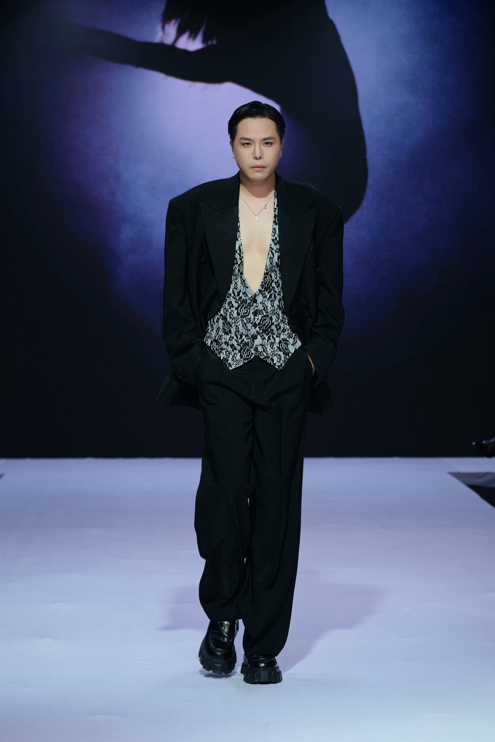 Hinh anh Saigon Fashion Runway powered by Fujifilm Vietnam: The New Neon và hành trình mới của sáng tạo Việt 31