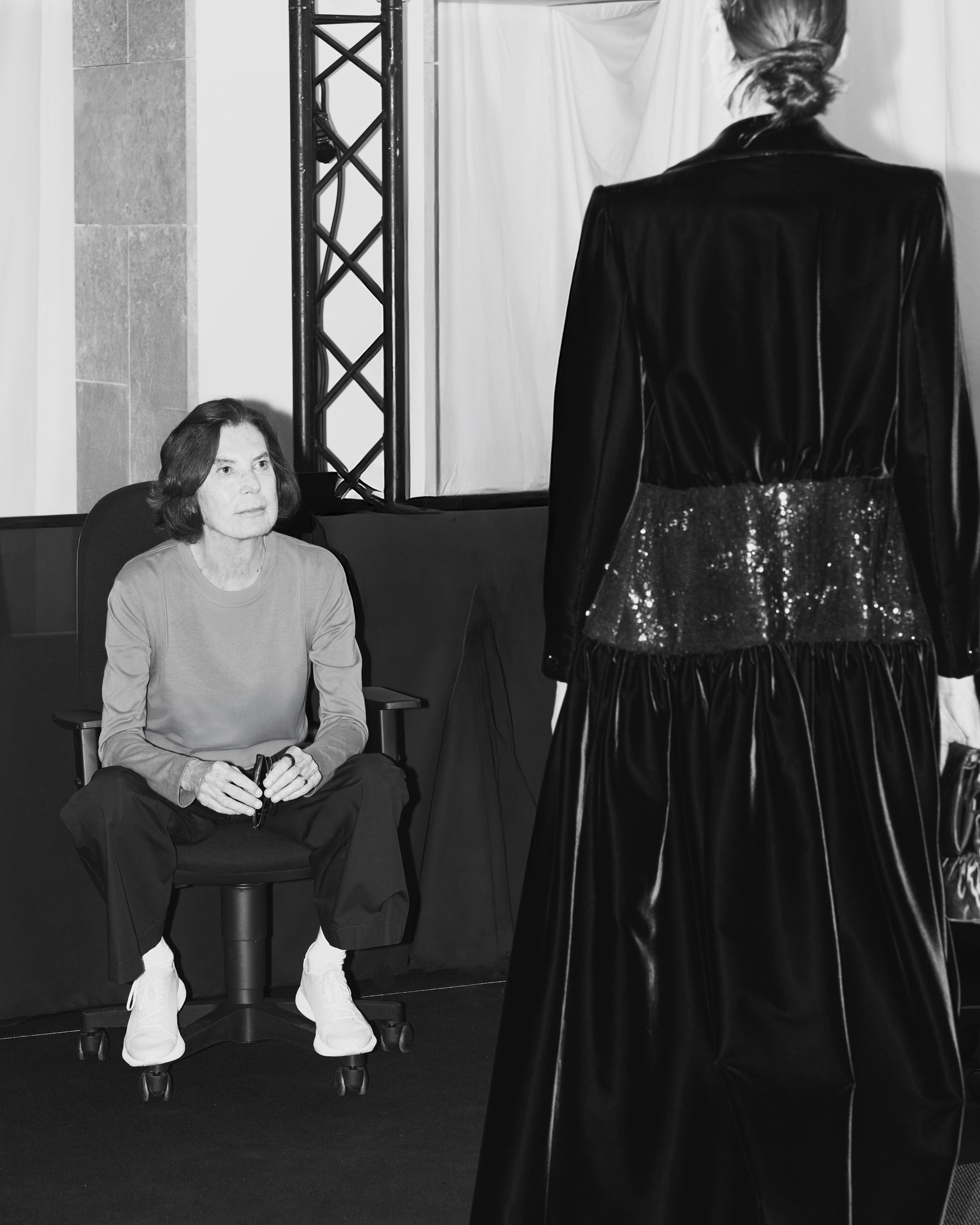 Hinh anh Giorgio Armani Privé FW26: Nghệ thuật của những đường cắt may thanh lịch 9