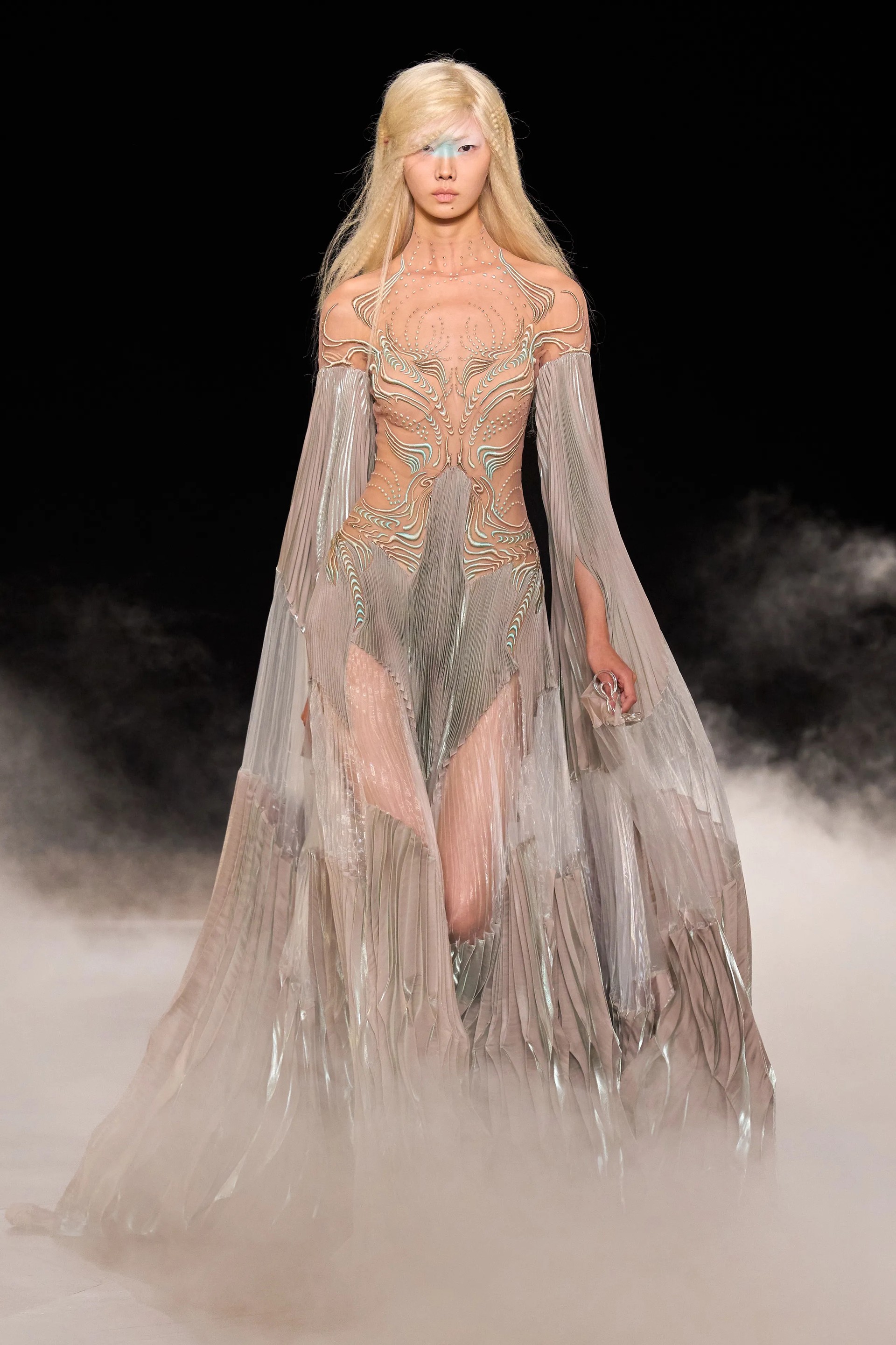 Hinh anh Hình khối, cổ tích có lẽ là xu hướng định hình Haute Couture Fall 2026 5