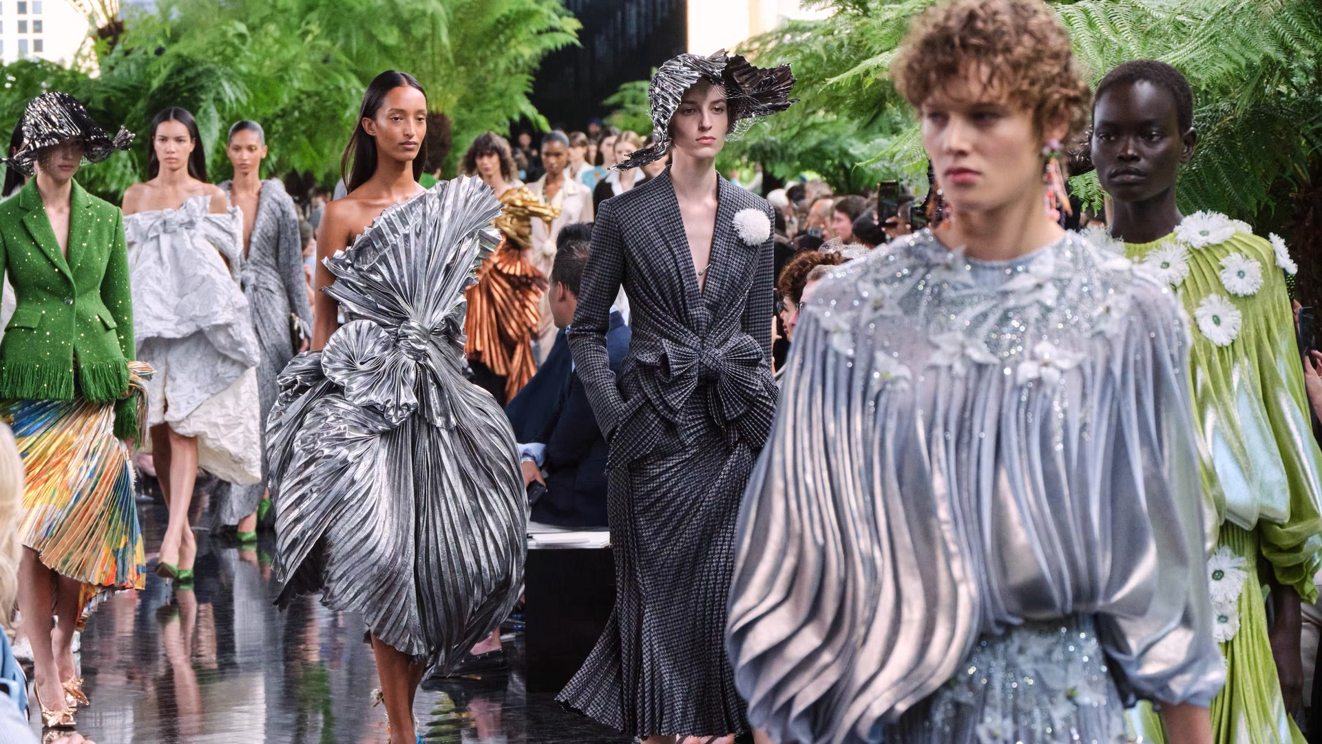 Hinh anh Hình khối, cổ tích có lẽ là xu hướng định hình Haute Couture Fall 2026 6