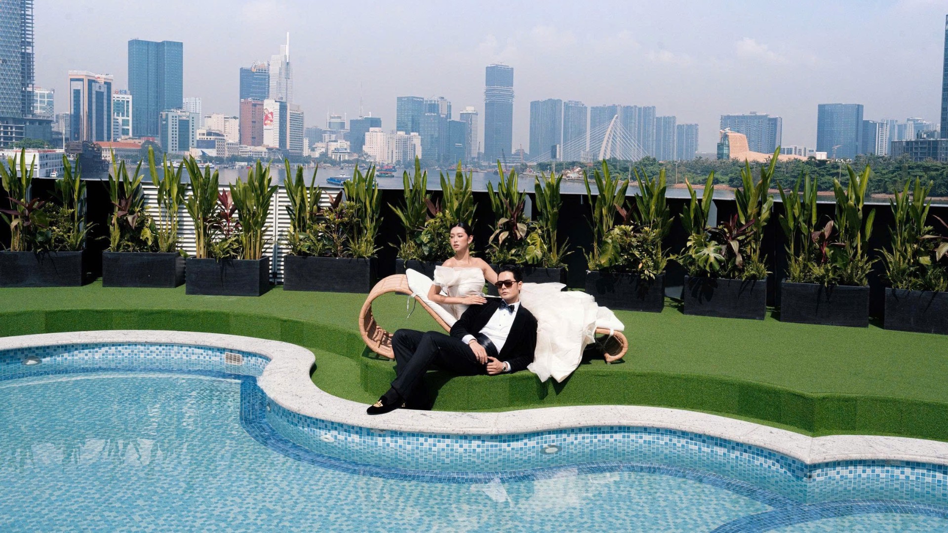 Hành trình cưới all-in-one giữa lòng sông Sài Gòn cùng REVER Cruise