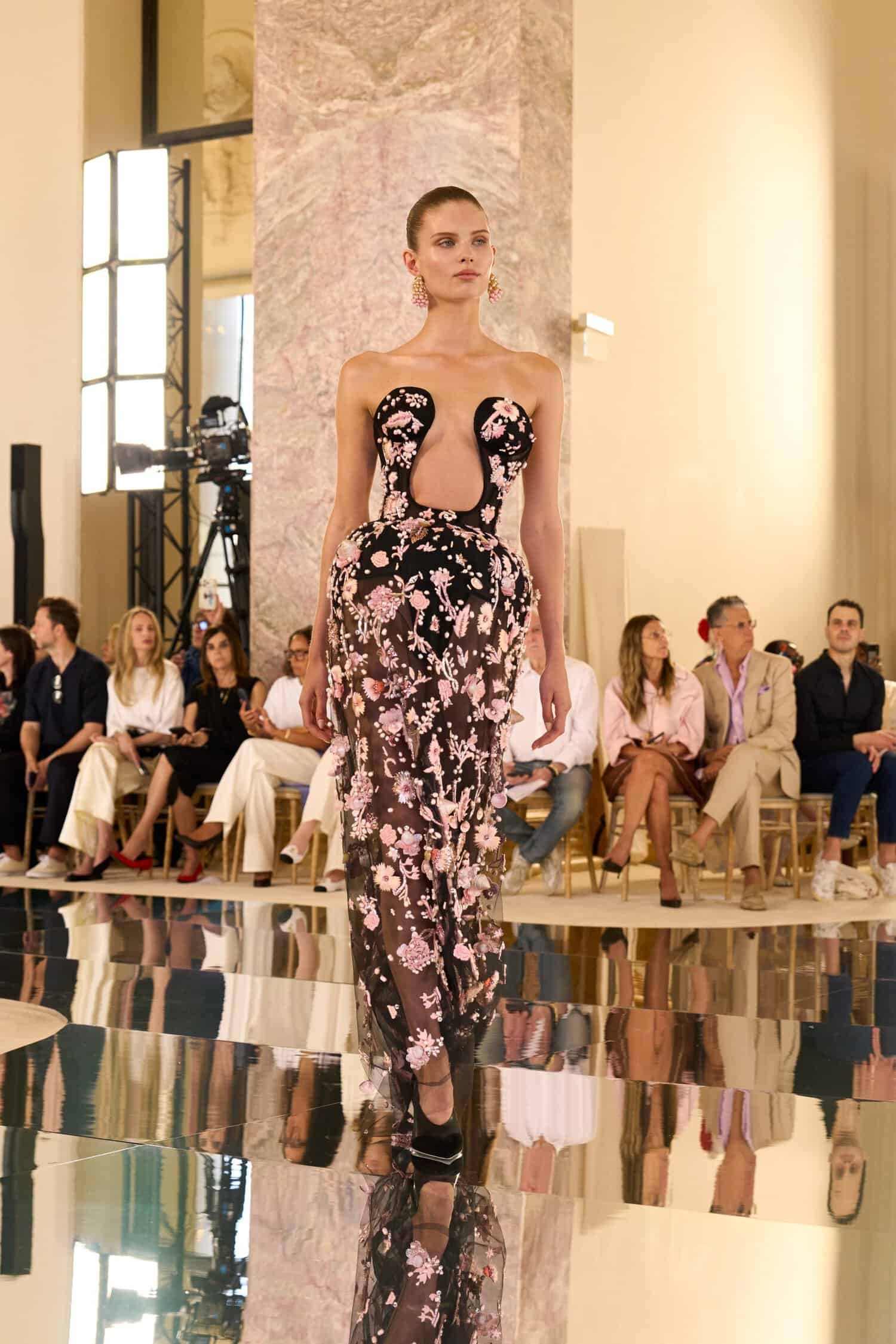 Hinh anh Tiếng gọi hư vô trên sàn diễn Schiaparelli Haute Couture Thu Đông 2026 11