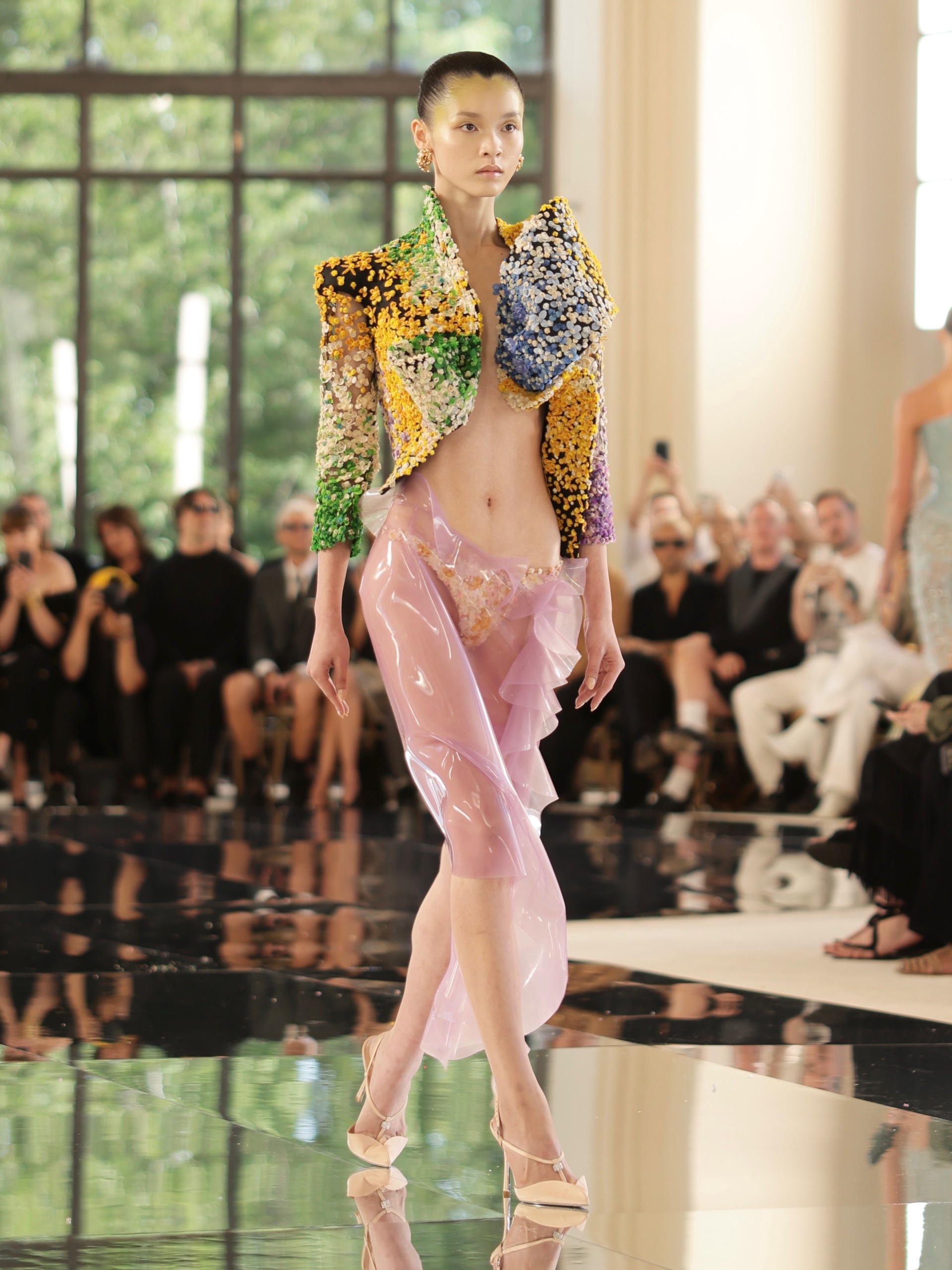 Hinh anh Tiếng gọi hư vô trên sàn diễn Schiaparelli Haute Couture Thu Đông 2026 14