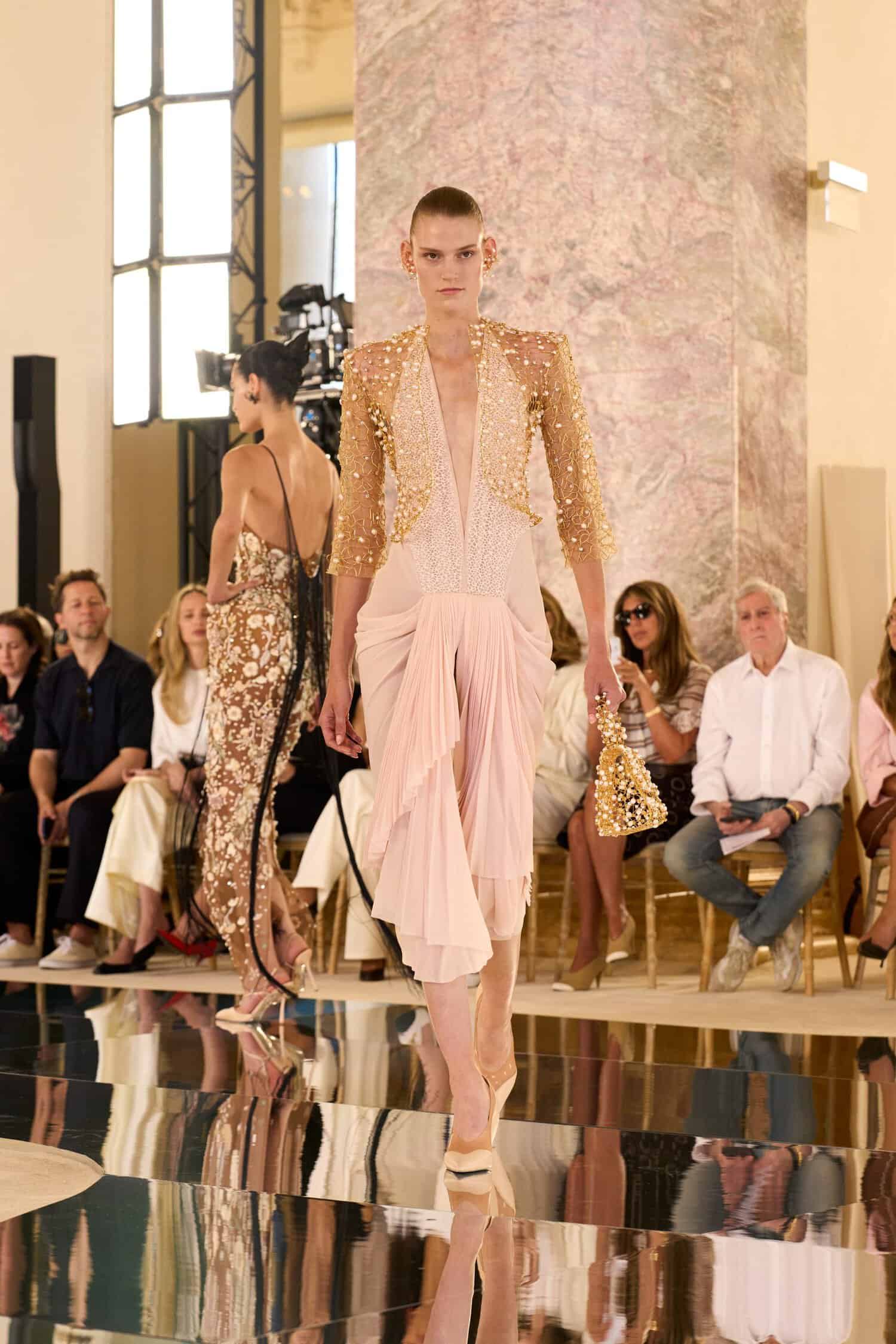 Hinh anh Tiếng gọi hư vô trên sàn diễn Schiaparelli Haute Couture Thu Đông 2026 13