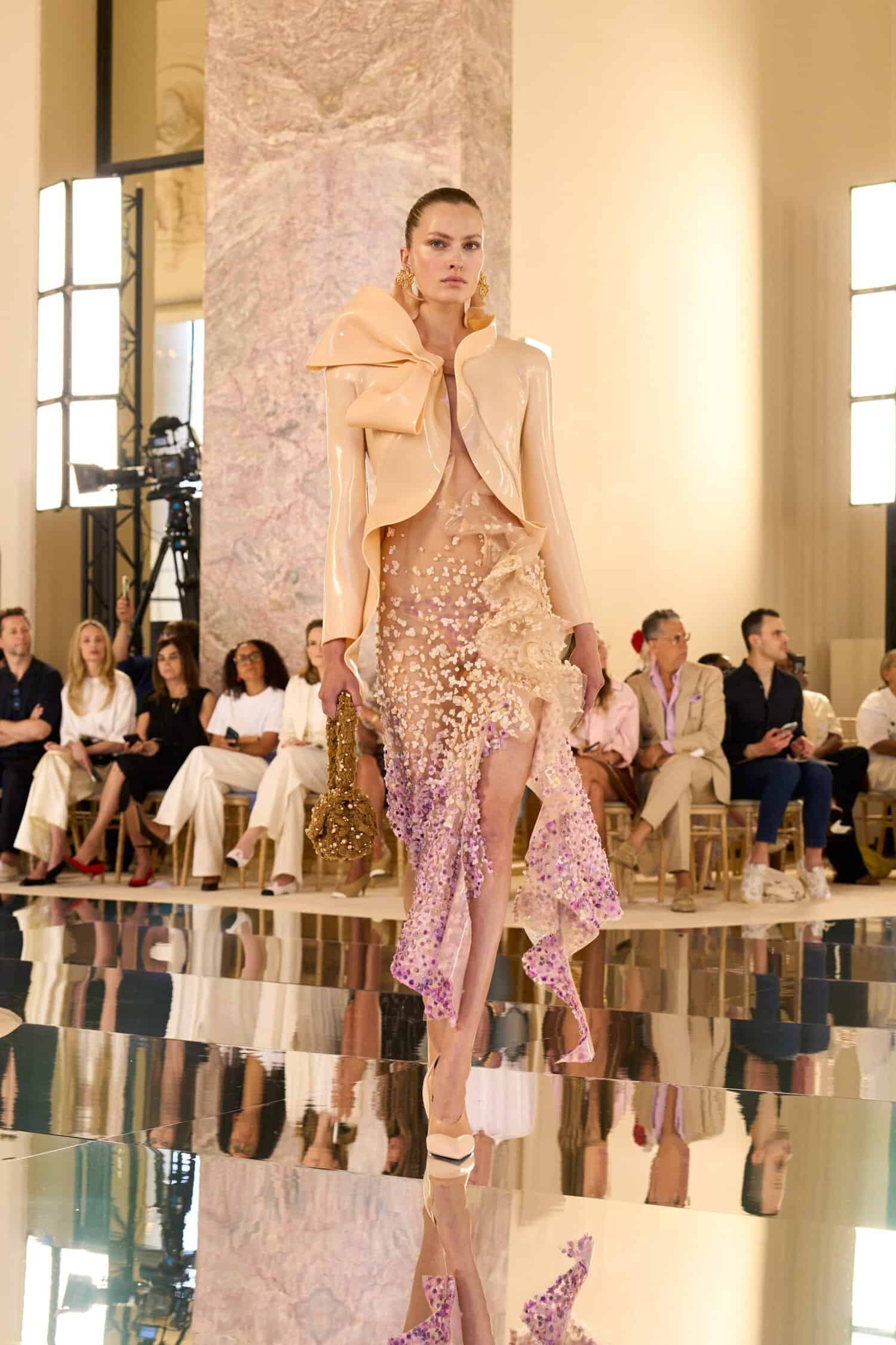 Hinh anh Tiếng gọi hư vô trên sàn diễn Schiaparelli Haute Couture Thu Đông 2026 19