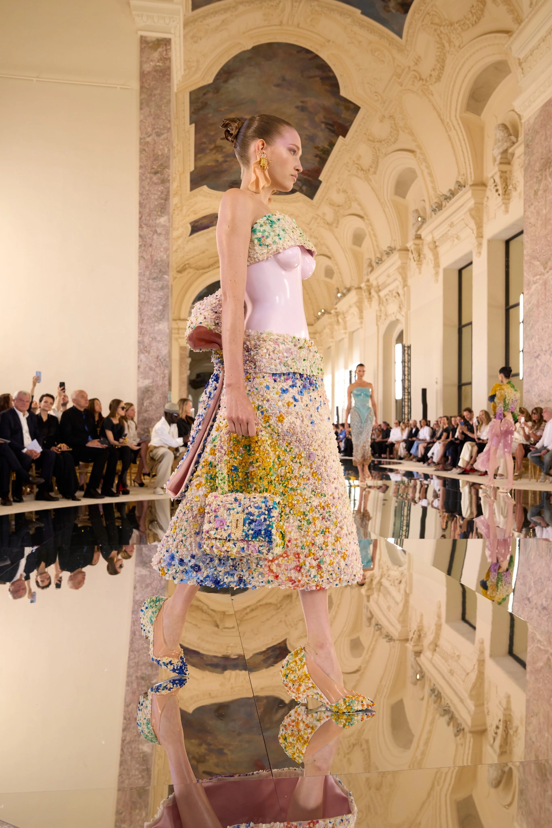 Hinh anh Tiếng gọi hư vô trên sàn diễn Schiaparelli Haute Couture Thu Đông 2026 8