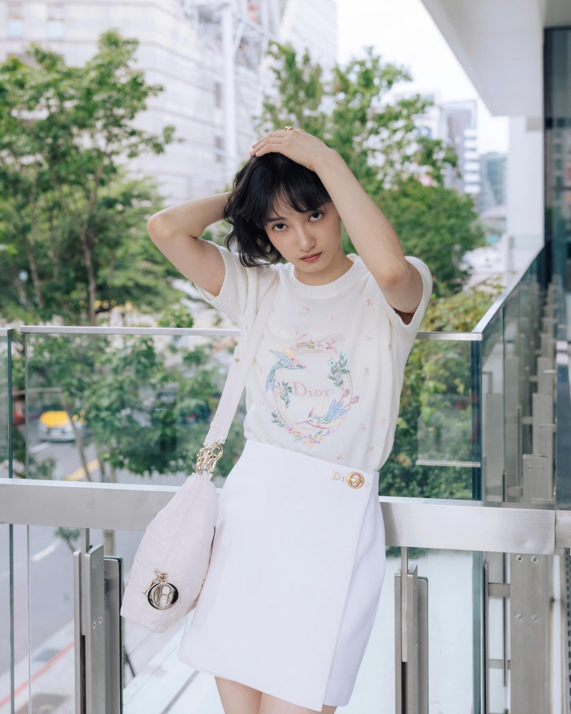 Hinh anh Chân dung người phụ nữ Dior qua các dáng túi biểu tượng 27