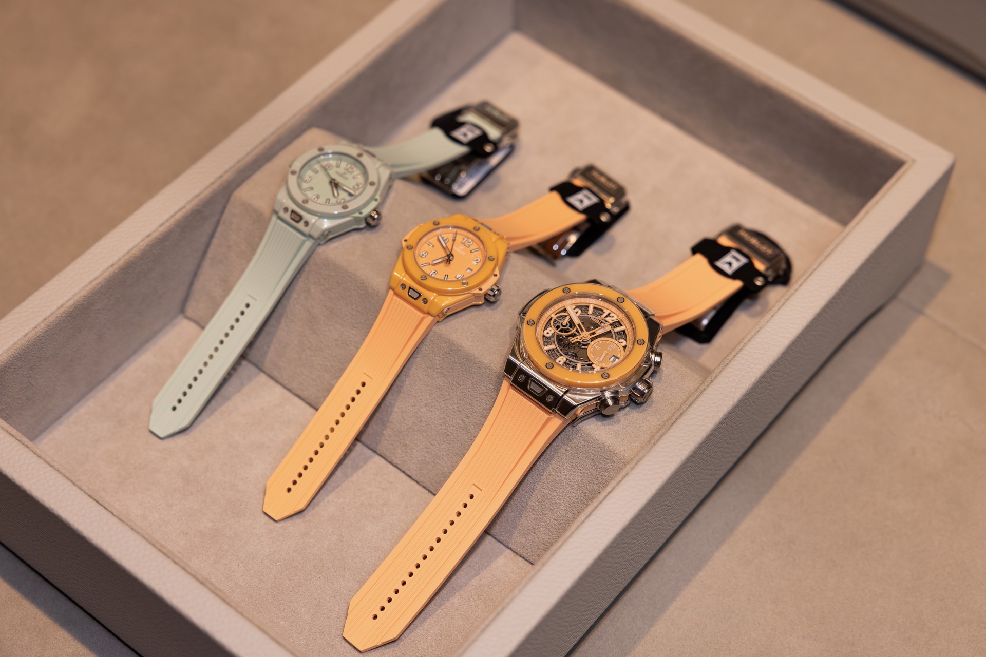 Hinh anh Sắc pastel họa nắng Hè Địa Trung Hải trên Hublot Big Bang Ceramic 6