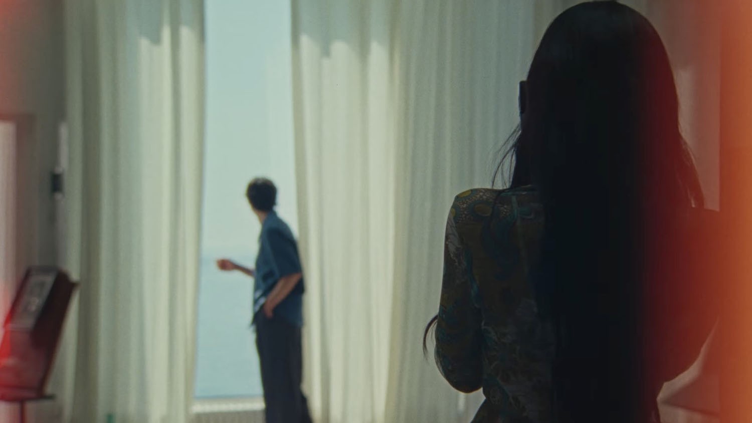 Hinh anh “Less Than A Lover” và chương mới của Jennie (BLACKPINK) 6