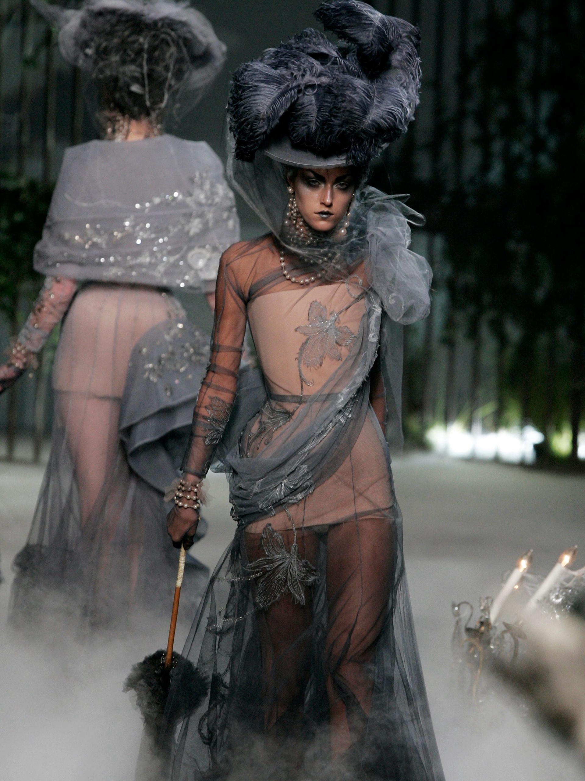 Hinh anh Triển lãm John Galliano tại The Met chính thức bị hủy bỏ 6