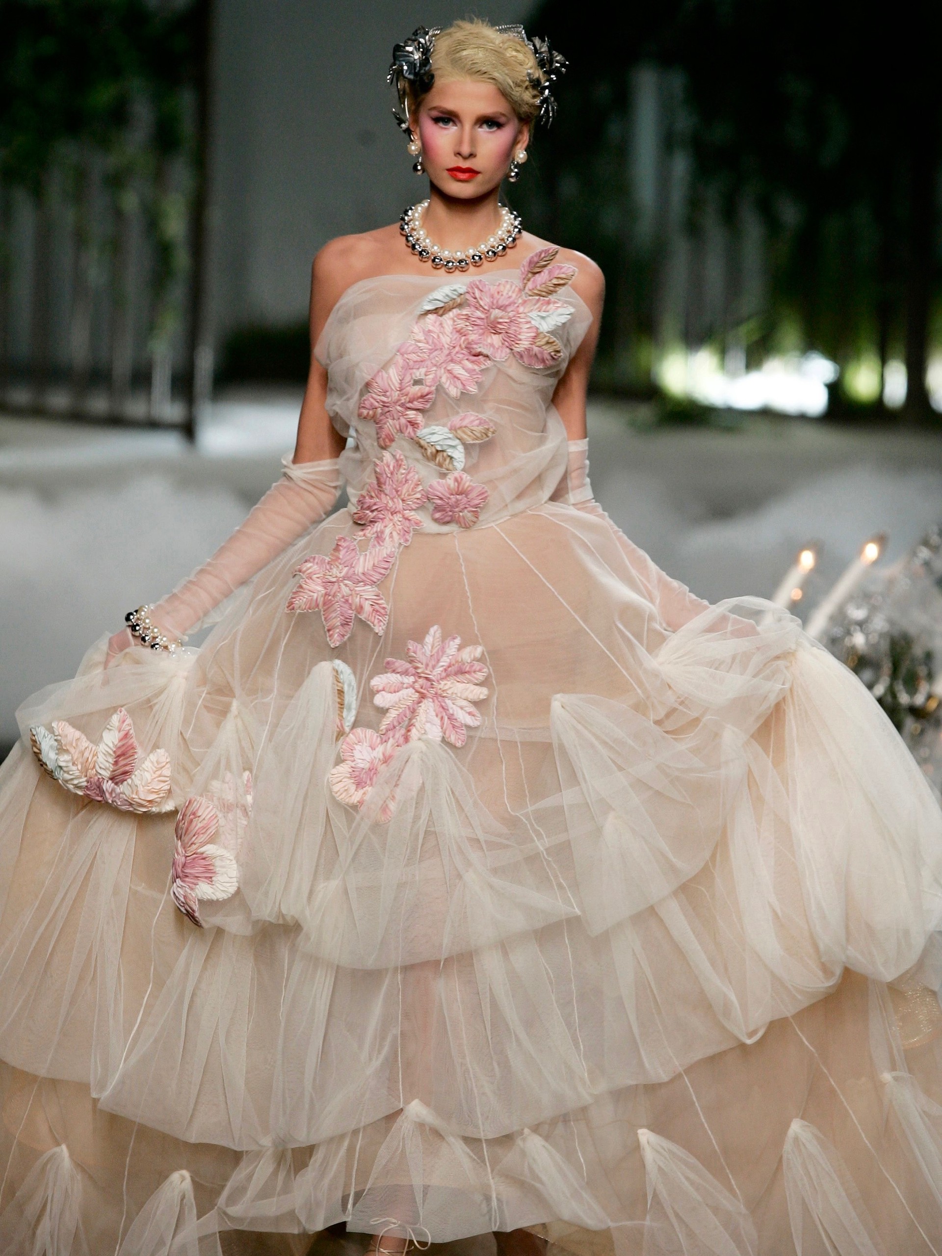 Hinh anh Triển lãm John Galliano tại The Met chính thức bị hủy bỏ 3