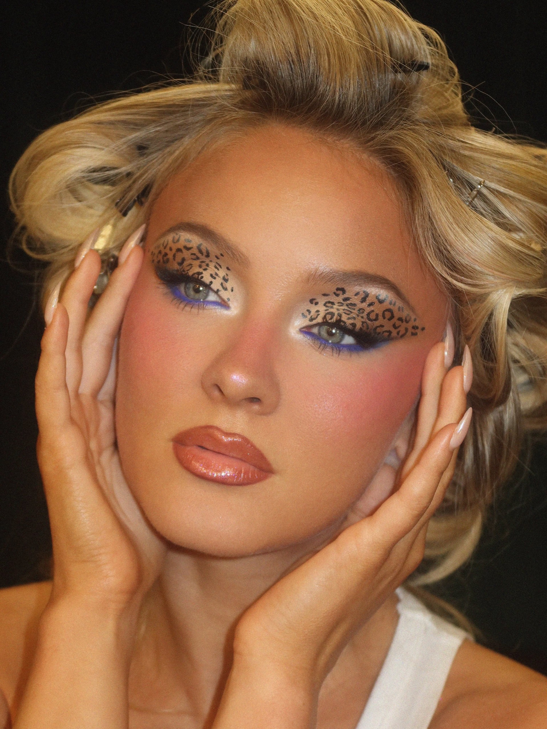 Hinh anh Zara Larsson Makeup: Từ Pop Glam kinh điển đến chủ nghĩa tối đa 5
