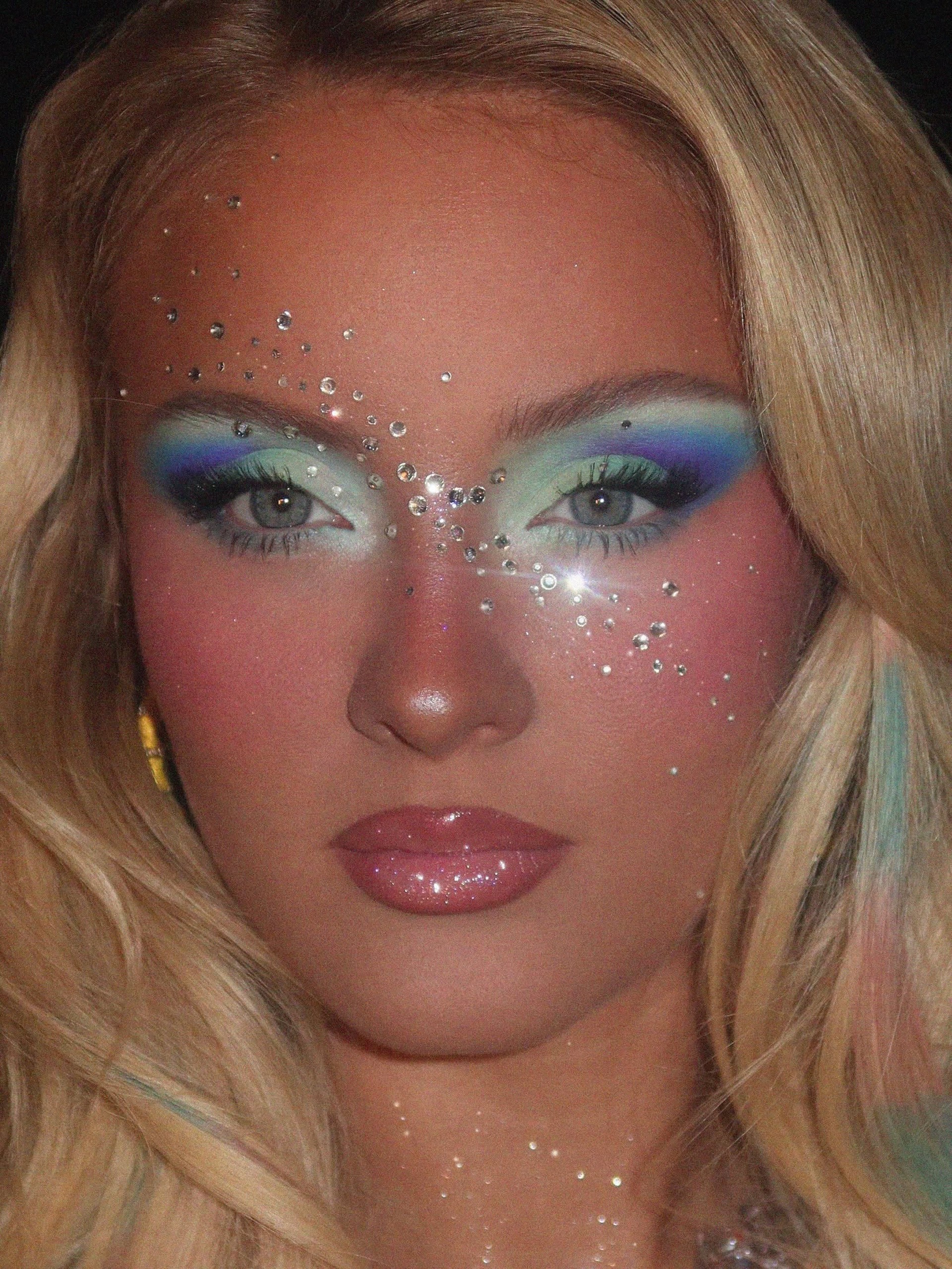 Hinh anh Zara Larsson Makeup: Từ Pop Glam kinh điển đến chủ nghĩa tối đa 11