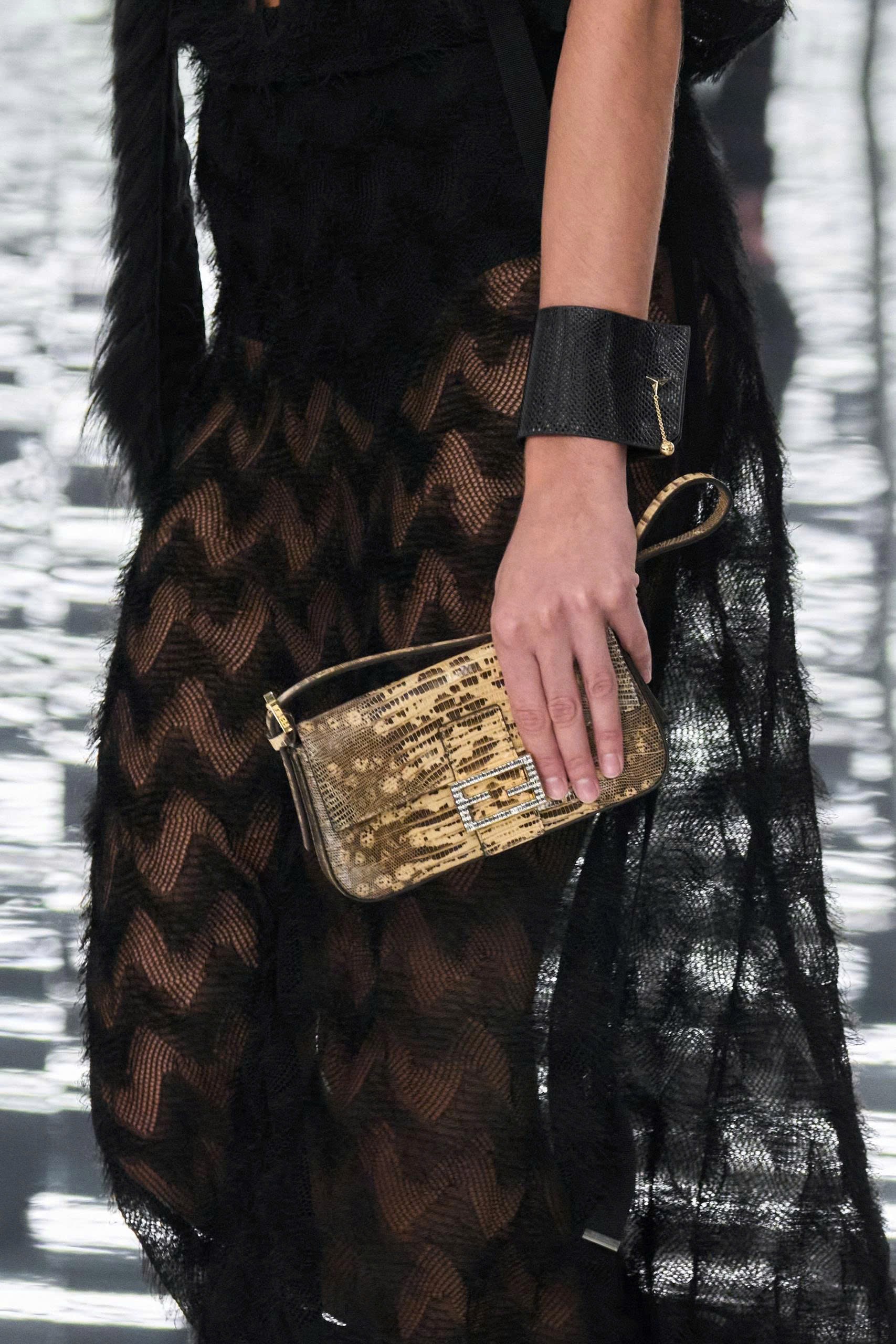 Hinh anh Bức tranh phụ Kiện Milan Fashion Week SS27: Đại tiệc của màu sắc, hào nhoáng và sự bất tuân 9