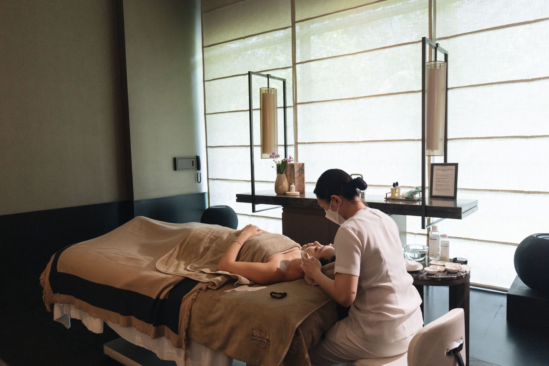 Hinh anh Các tín đồ làm đẹp “phải lòng” Sérum Spectral từ Biologique Recherche ngay từ trải nghiệm đầu tiên 17