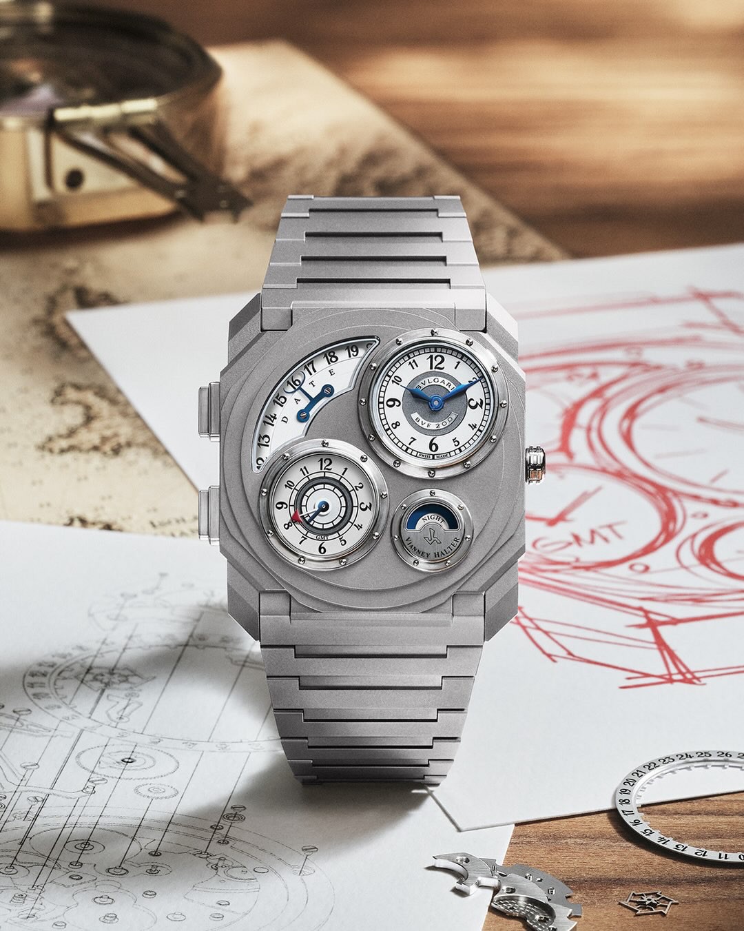 Hinh anh  Dáng hình titanium trong vũ trụ thời gian Bvlgari 3