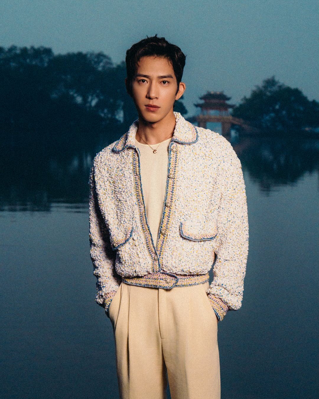 Hinh anh Tỉnh Bách Nhiên và nghịch lý nam tính của quý ông CHANEL 3
