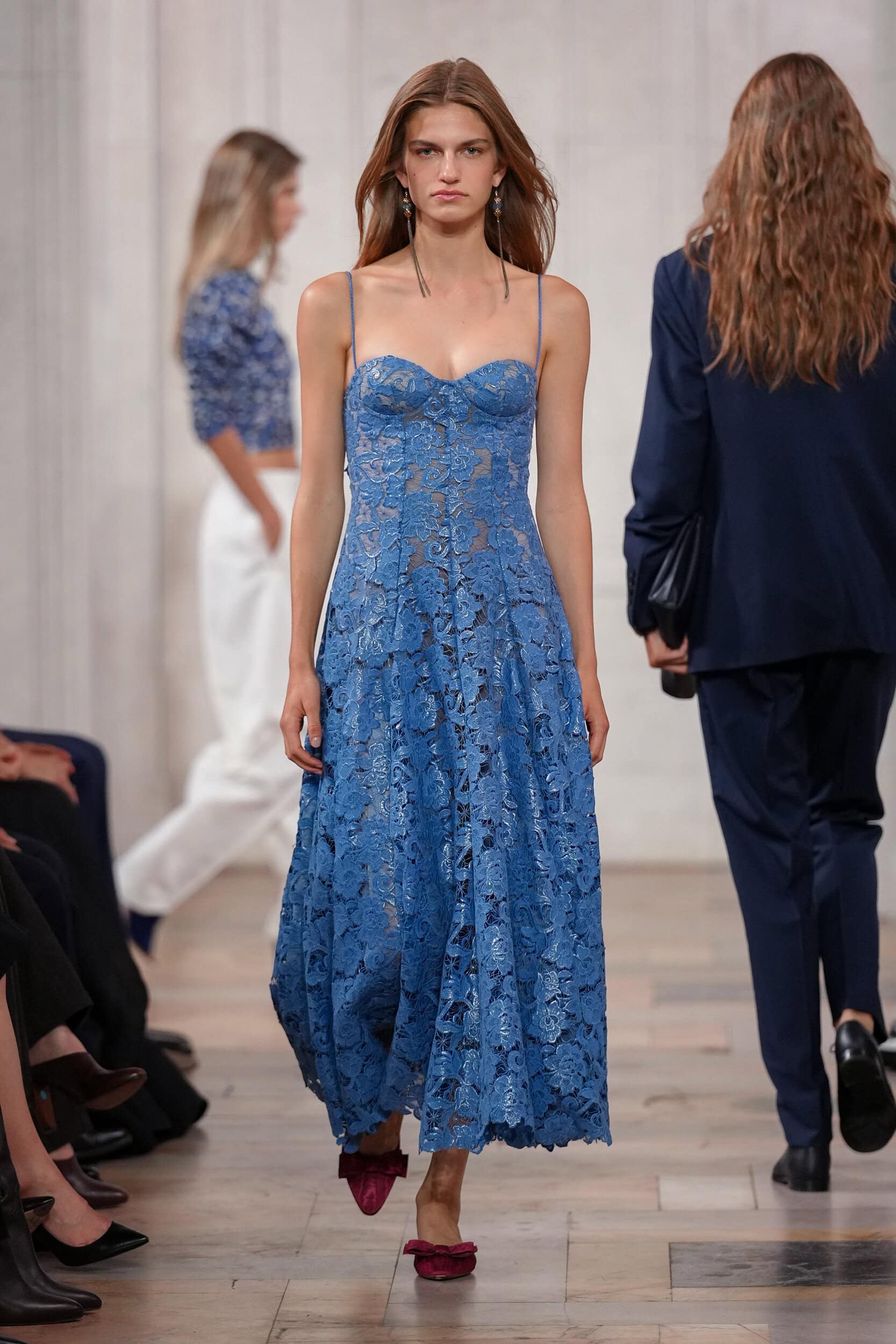 Hinh anh New York Fashion Week SS 2027: Khi xa xỉ hạ mình trước cơn bão lạm phát 6