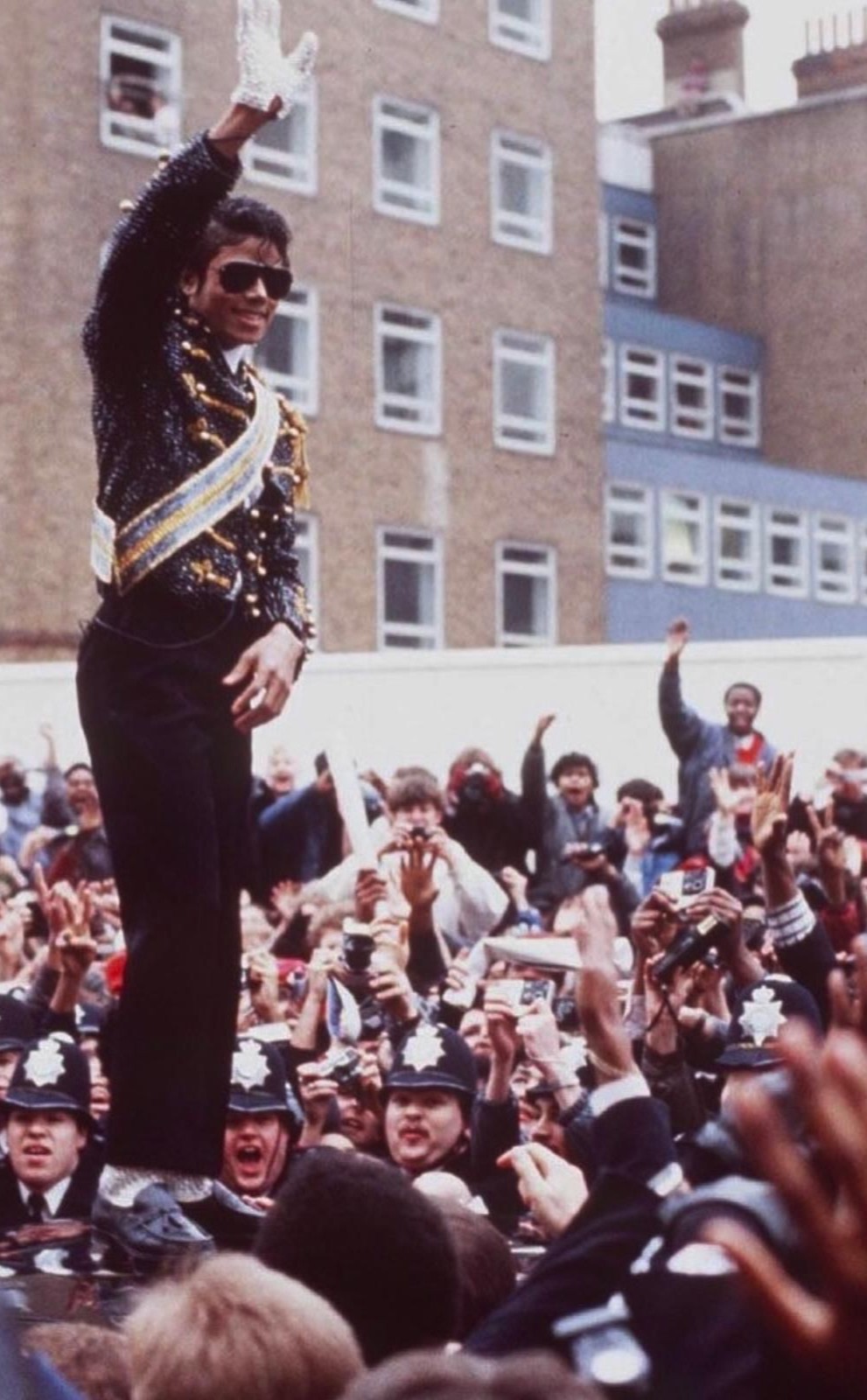 Hinh anh Michael Jackson và di sản thời trang đang dần bị quên lãng  9