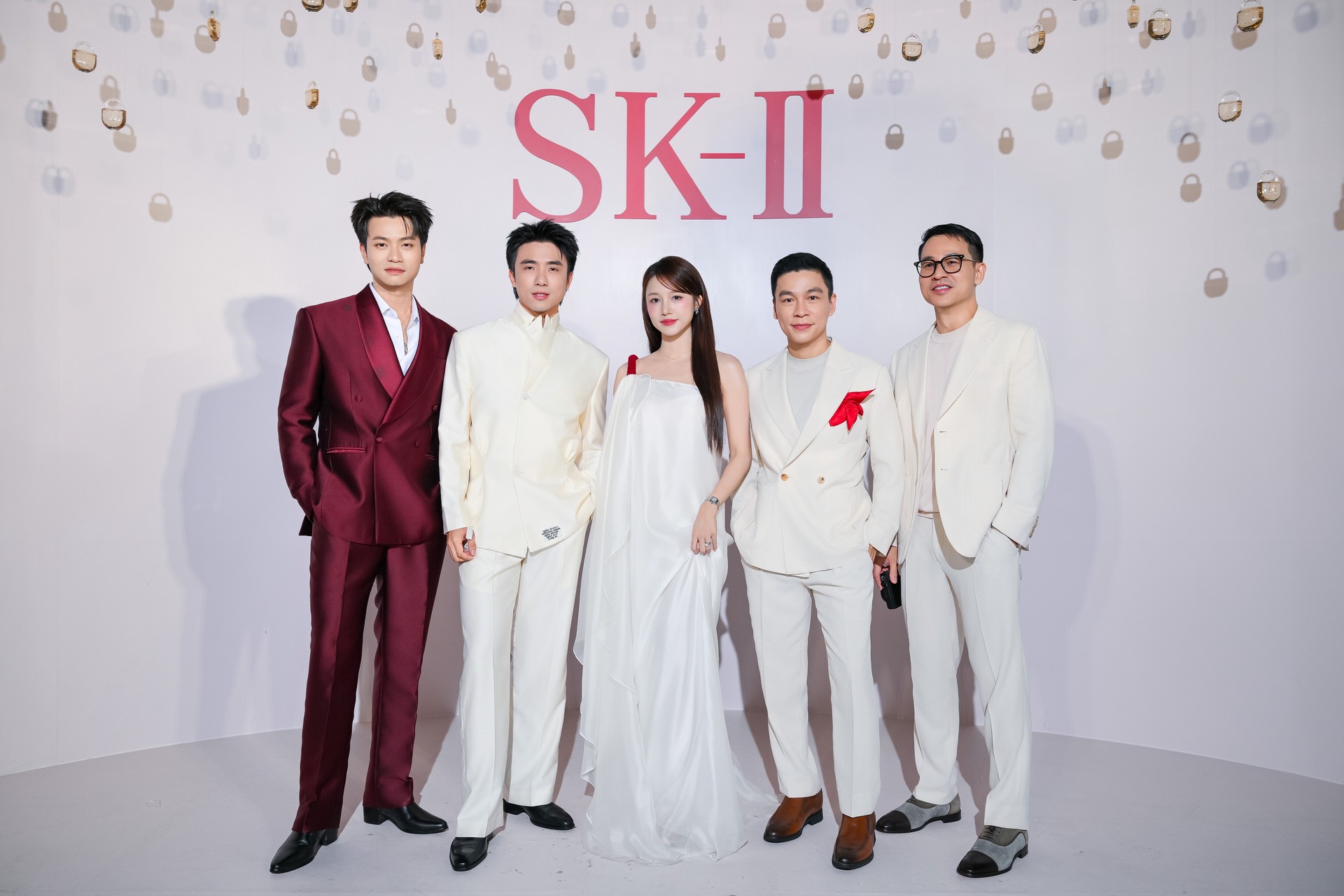 Hinh anh Khám phá Facial Treatment Serum - tinh chất mới từ SK-II với PITERA™ cô đặc khoá sắc trẻ cho làn da 9