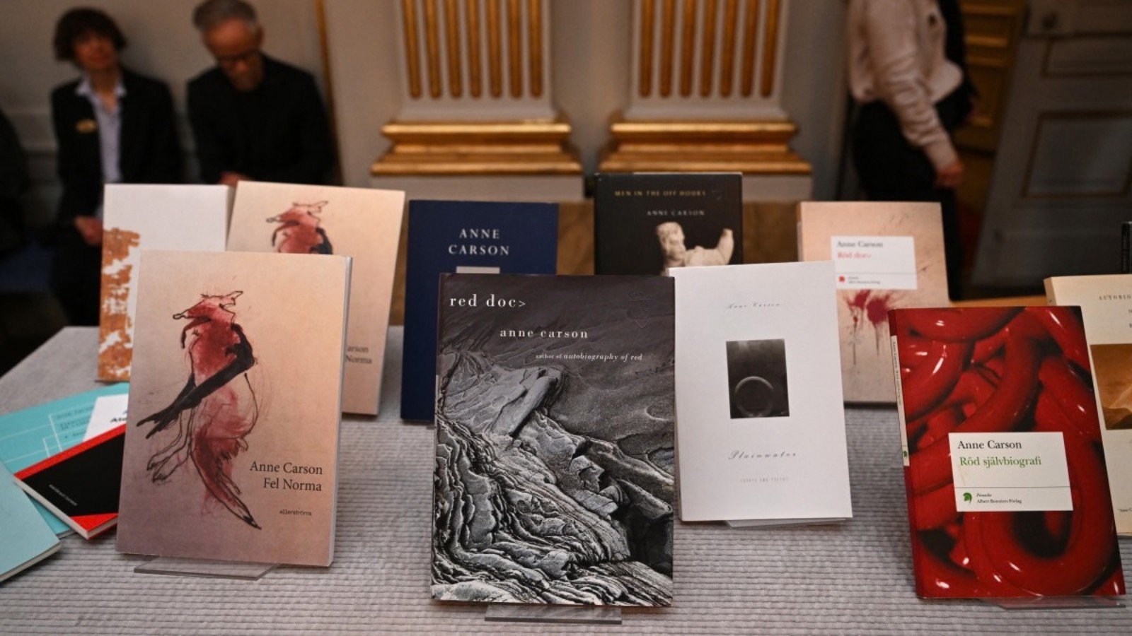 Hinh anh Chủ nhân giải Nobel Văn học 2026 Anne Carson: Người “đánh thức” những huyền thoại nghìn năm bằng thi ca 2