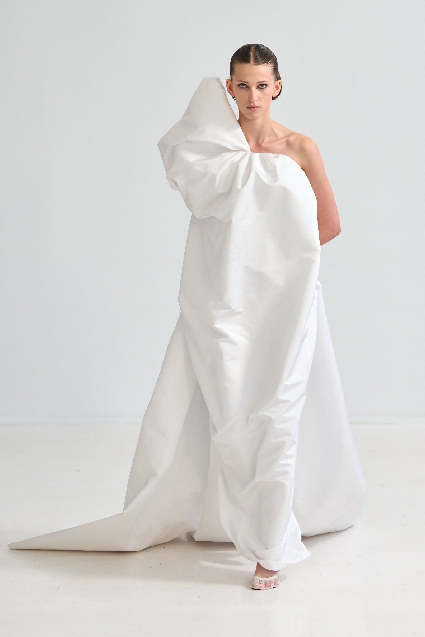 Hinh anh Thời trang liệu có bao giờ hết say mê vải taffeta? 10
