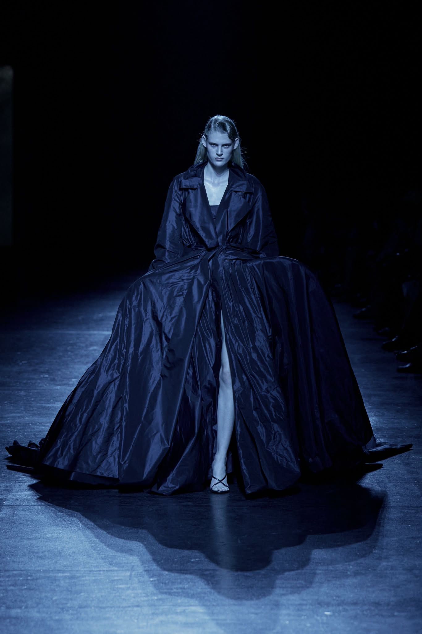 Hinh anh Thời trang liệu có bao giờ hết say mê vải taffeta? 7