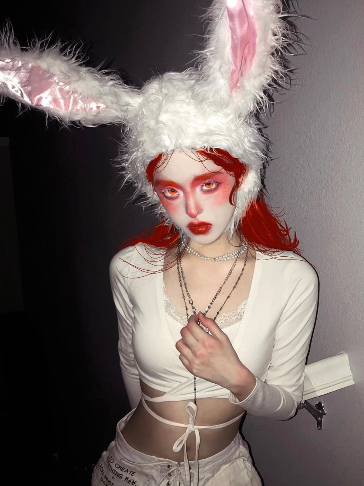 Hinh anh Muôn sắc thái trang điểm cho mùa Halloween 1