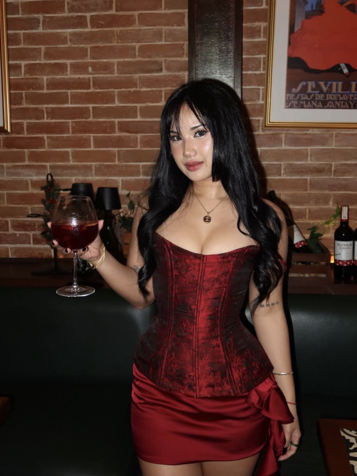 Hinh anh Chưa biết mặc gì cho Halloween? Thử ngay bốn công thức phối đồ bất bại từ tủ quần áo 10