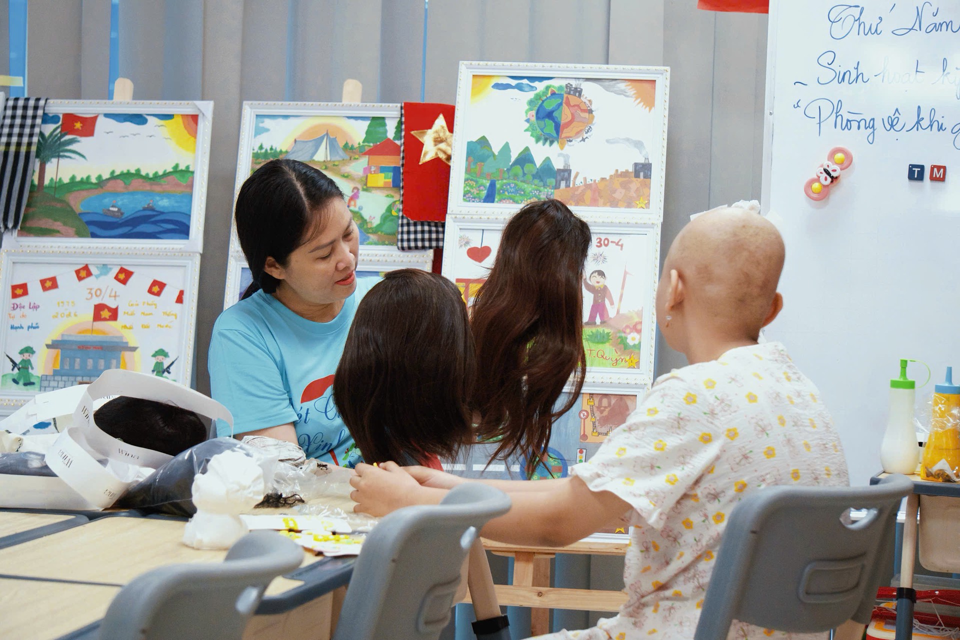 Hinh anh [Women in Education] “Cô giáo không bục giảng” Lê Thị Mai 2