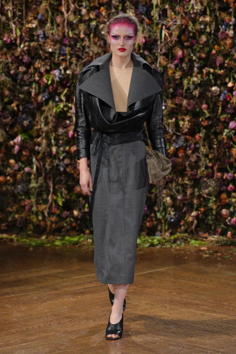 Hinh anh Maison Margiela Spring/Summer 2027: Sự nổi loạn của những điều rất đỗi bình thường 40
