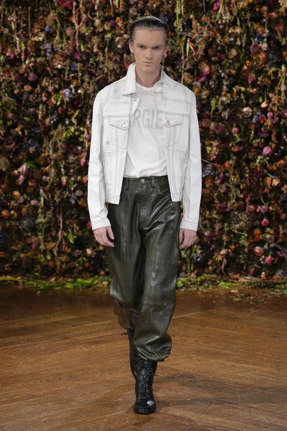Hinh anh Maison Margiela Spring/Summer 2027: Sự nổi loạn của những điều rất đỗi bình thường 49