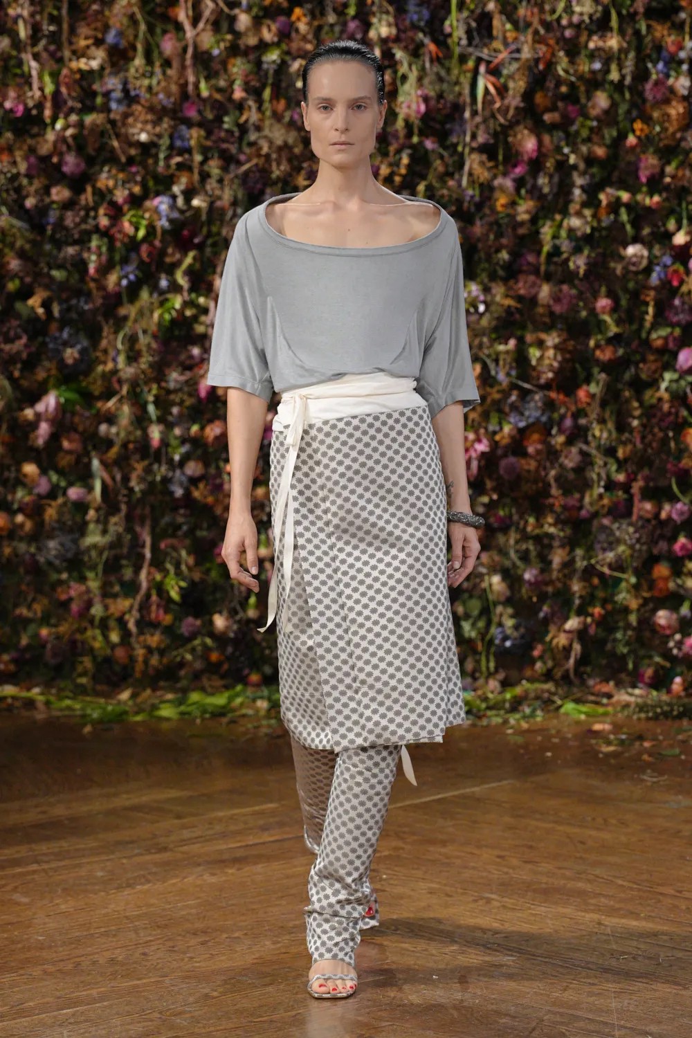 Hinh anh Maison Margiela Spring/Summer 2027: Sự nổi loạn của những điều rất đỗi bình thường 18
